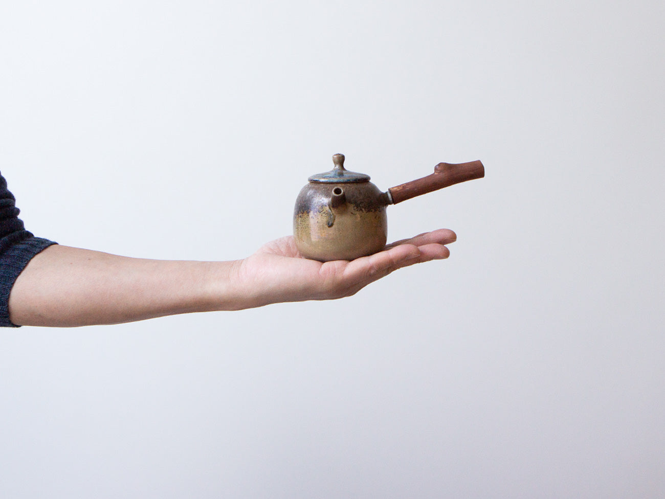 Premium Fire Cypress Teapot No. 8 - Handcrafted Ceramic Japanese Tea Pot with Stainless Steel Infuser - Perfect for Loose Leaf Tea, Matcha, Herbal Tea Brewing at Home or Office