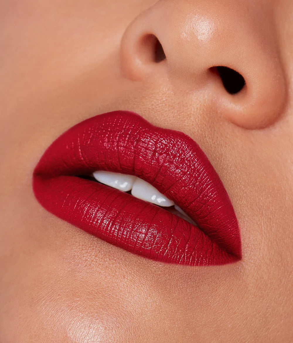 R.E.M. Beauty Classic Lipstick - Long Lasting Matte Lipstick for Women, Hydrating & Non-Drying Formula | Perfect for Everyday Wear, Date Night & Special Occasions