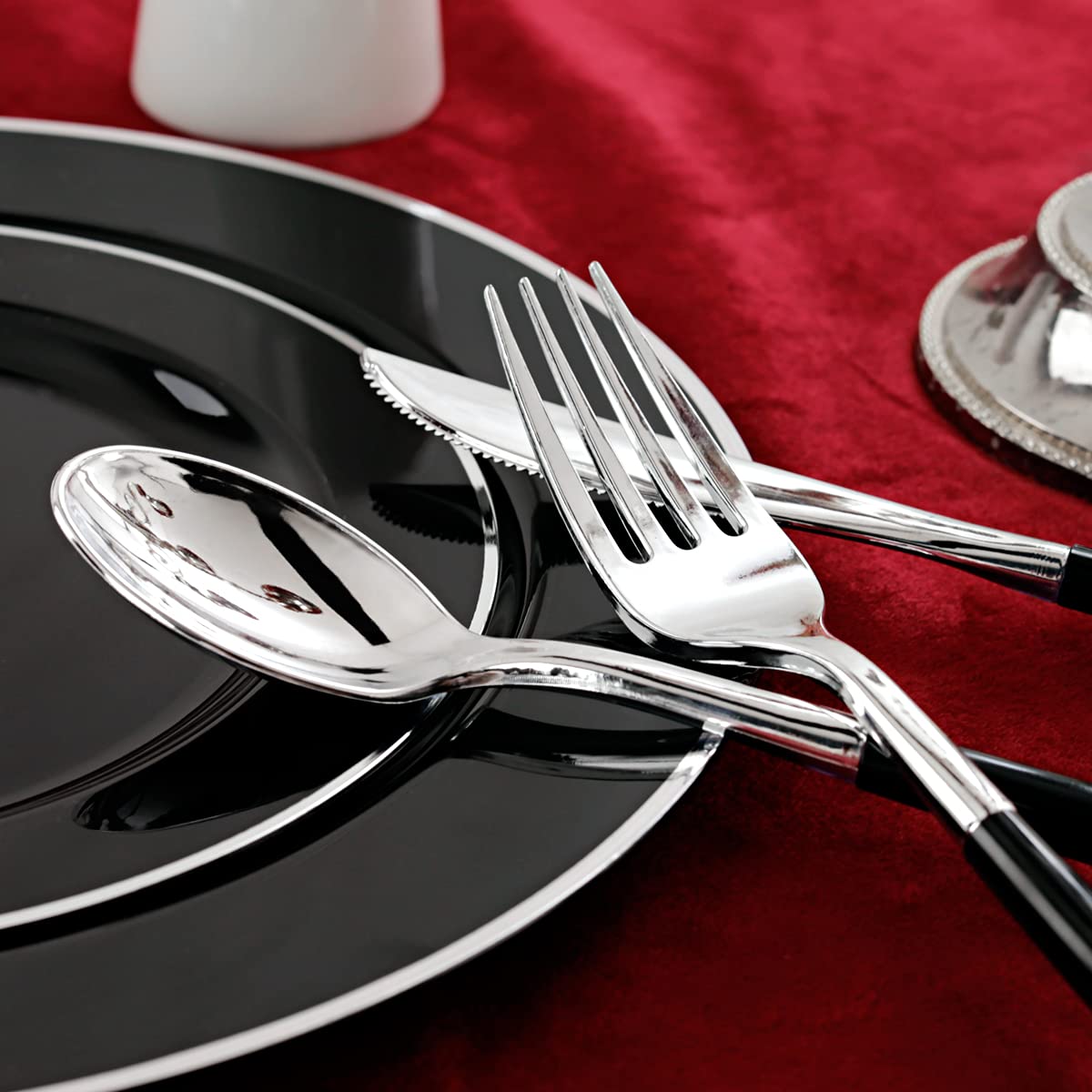 WELLIFE 120-Piece Black & Silver Plastic Dinnerware Set - 24 Dinner Plates, 24 Dessert Plates & 72 Silverware for Parties, Weddings & Events - Elegant Disposable Tableware for Catering, Picnics & Outdoor Gatherings
