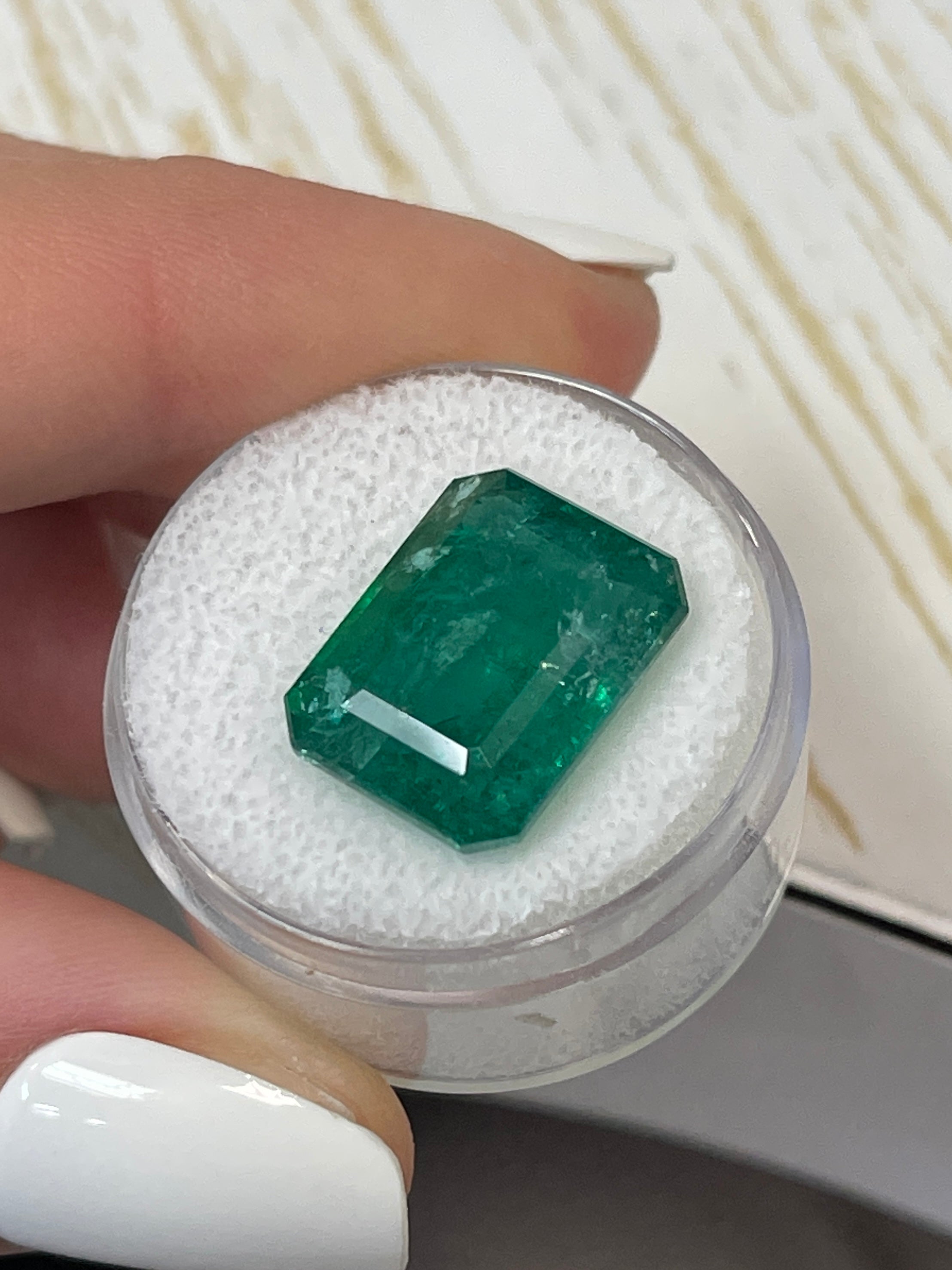 12.45 Carat Natural Zambian Emerald - 15.6x12mm Deep Green Loose Gemstone for Jewelry Making, Engagement Rings & Luxury Collectibles