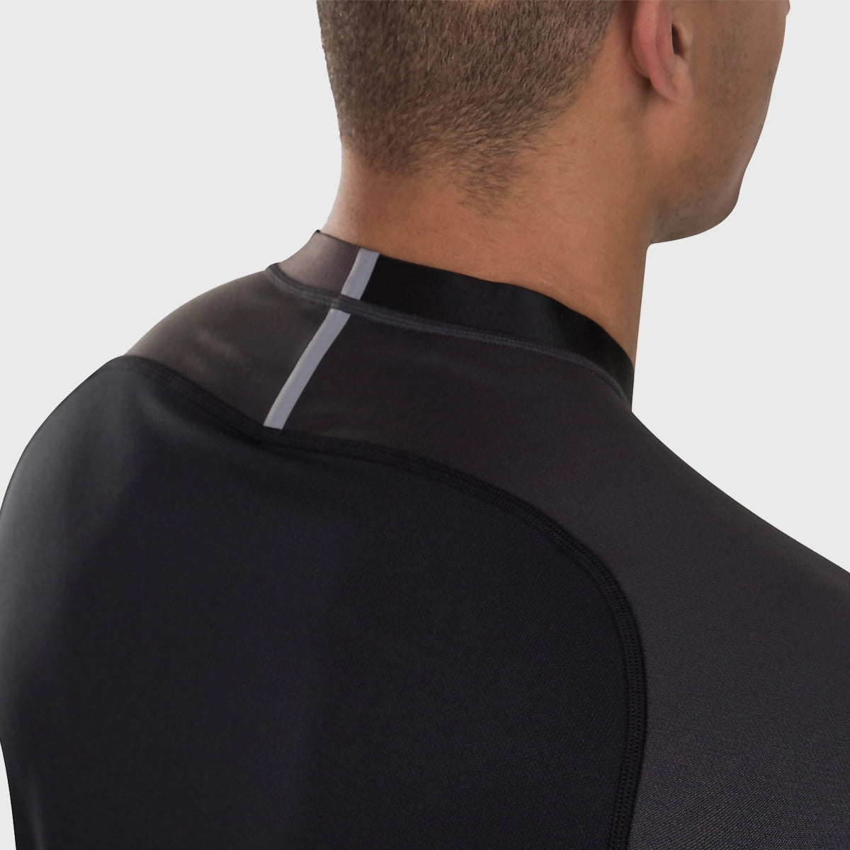 Canterbury Men's Evader Rugby Training Jersey - Breathable & Durable Black Rugby Shirt for Practice & Matches - Perfect for Rugby Training, Gym Workouts & Sports Fans