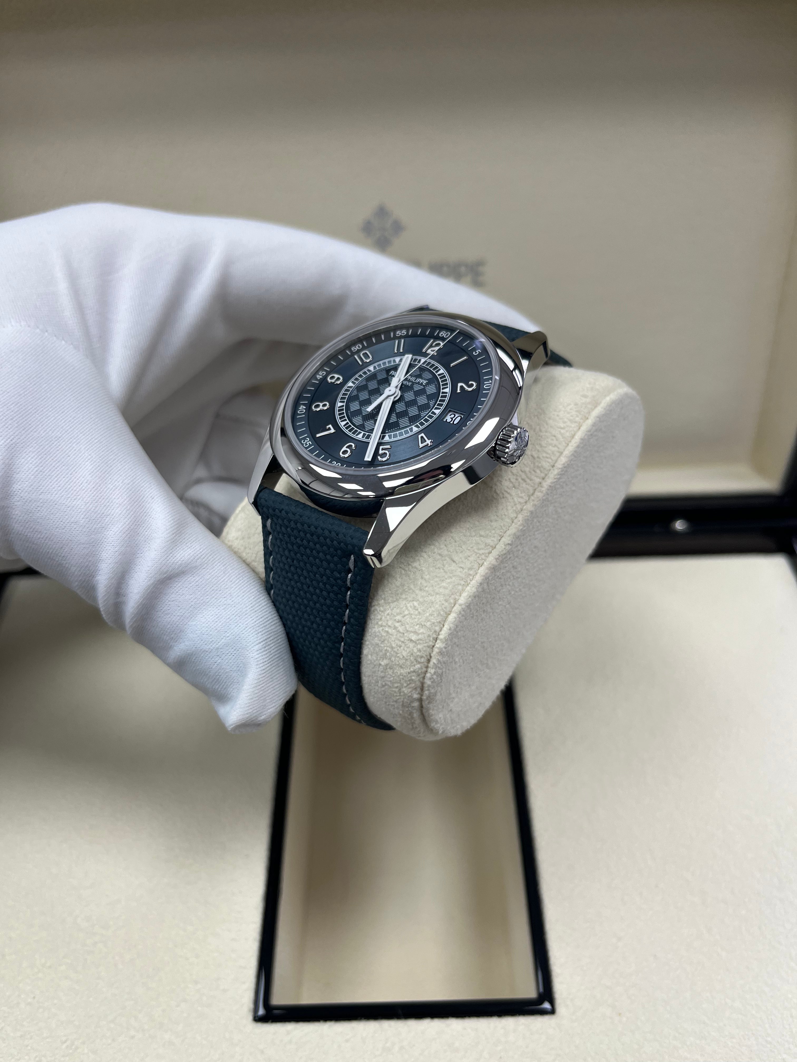 Patek Philippe Calatrava 6007A-001 Limited Edition Men's Luxury Watch - Perfect for Business Meetings, Formal Events & Collector's Showcase