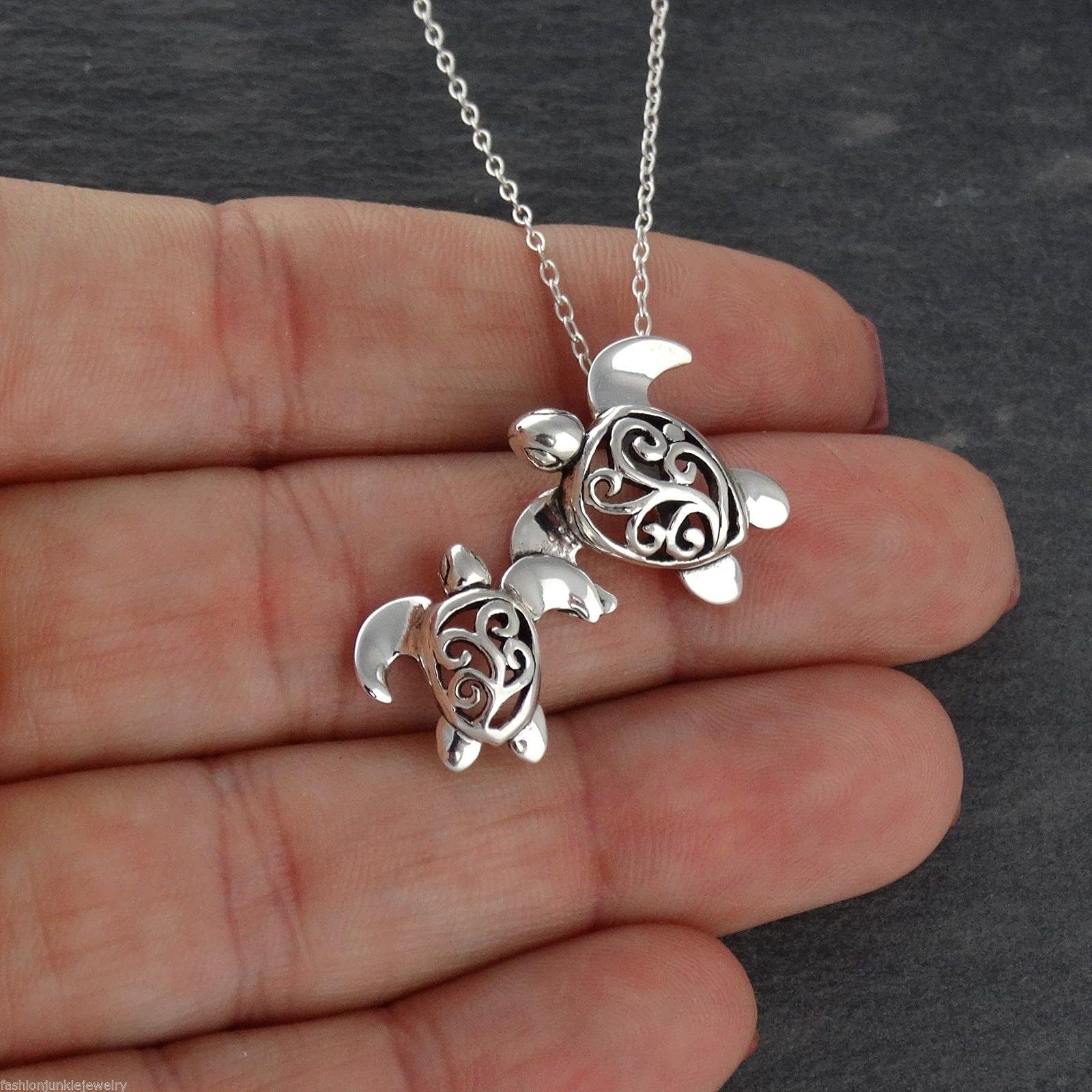 FashionJunkie4Life Dainty Turtle Charm Necklace for Women - Cute Animal Jewelry Gift for Her - Perfect for Casual Wear, Date Nights & Beach Vacations