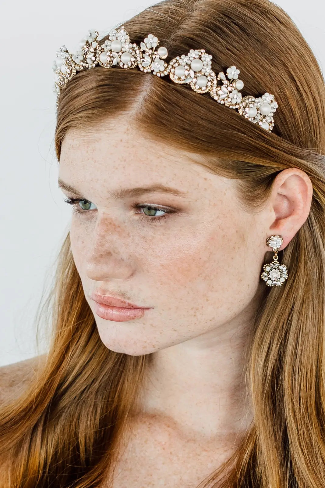 Whistledown Crown - Elegant & Stylish Women's Tiara for Weddings, Prom, and Special Occasions