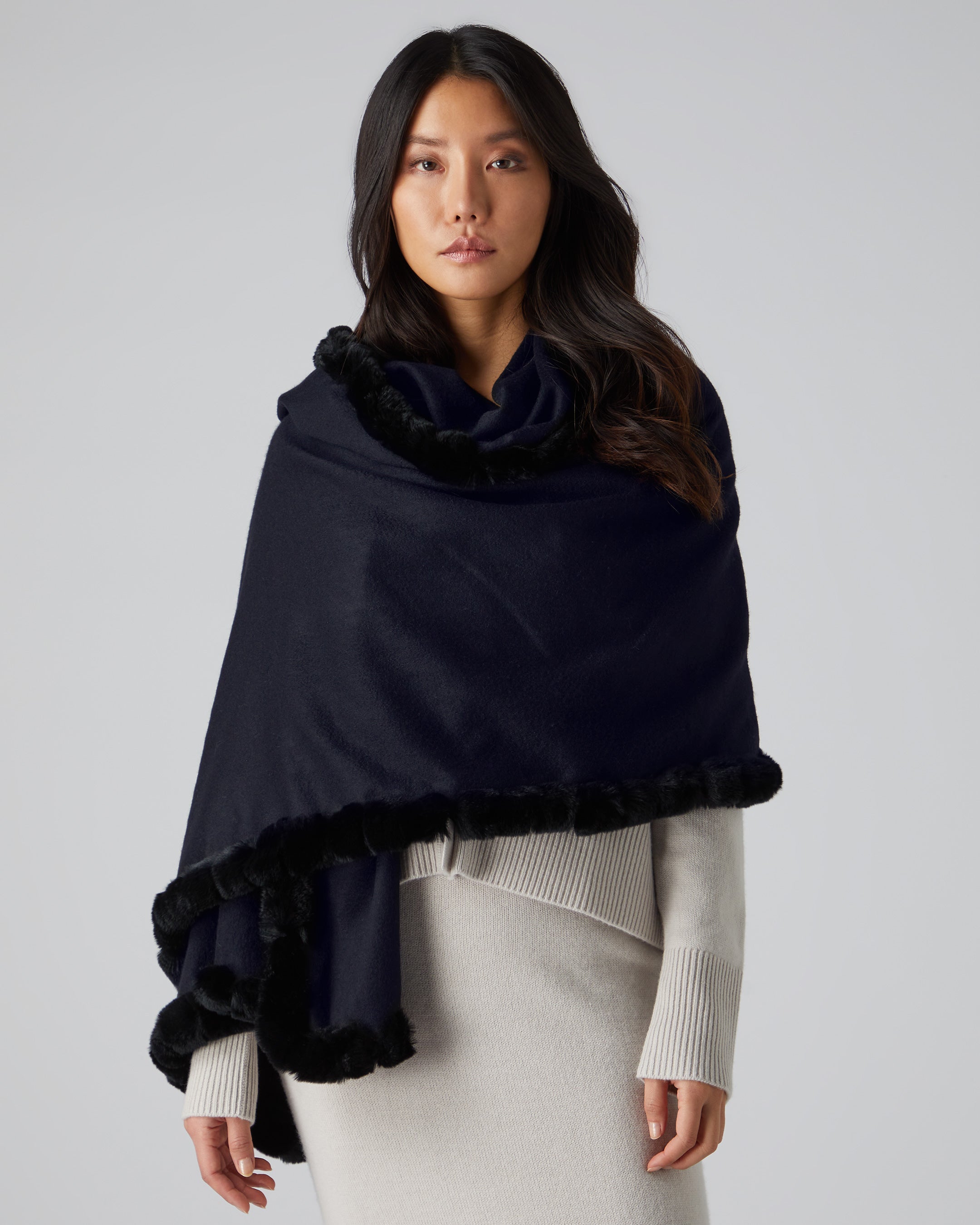 Luxury Women's Meribel Woven Cashmere Shawl with Fur Trim - Navy Blue Winter Wrap for Evening Parties & Formal Events
