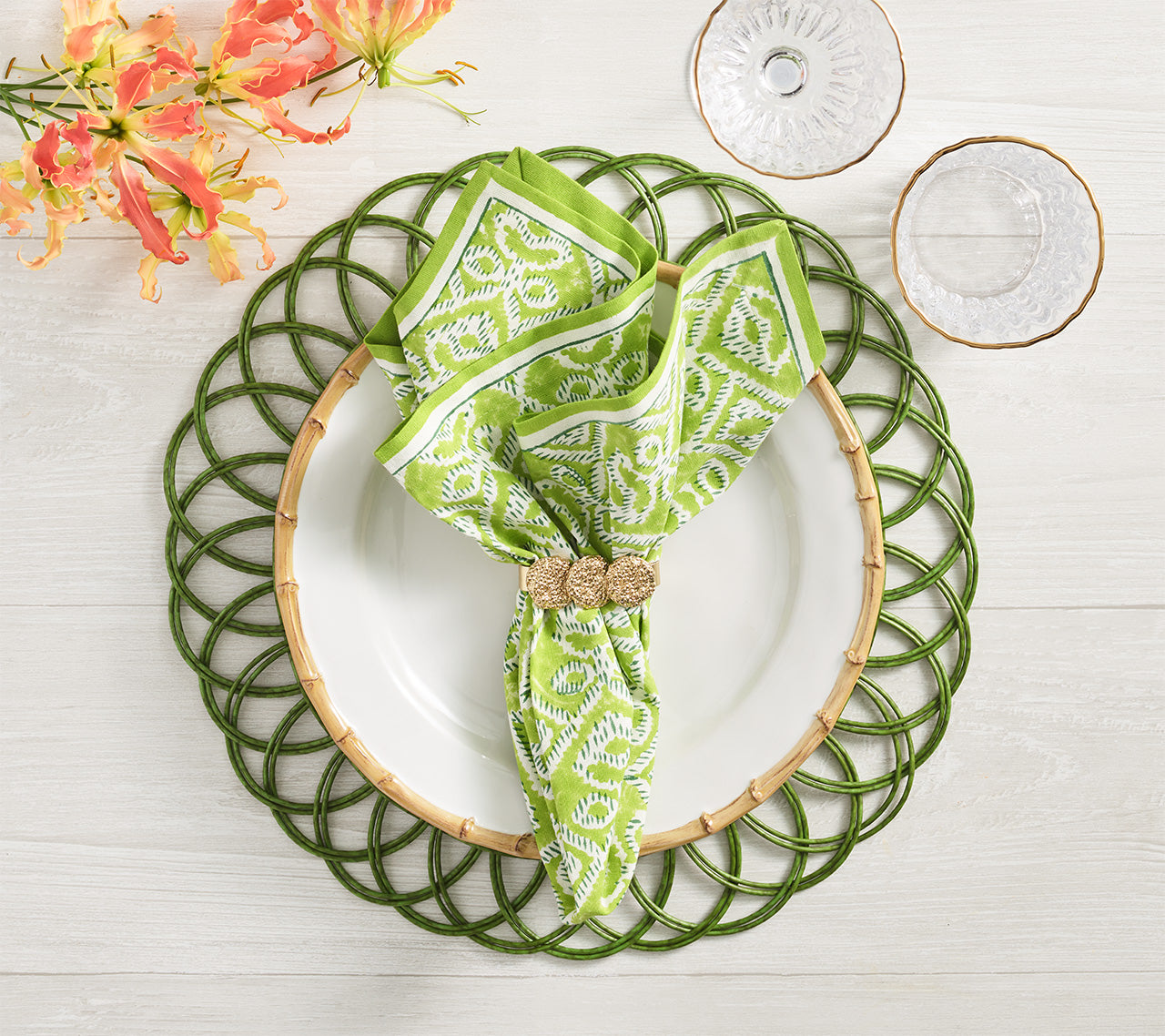 Alfresco Placemats - Waterproof Outdoor Dining Mats for Picnics, BBQs & Patio Use - Set of 4 Durable Table Mats for Summer Entertaining