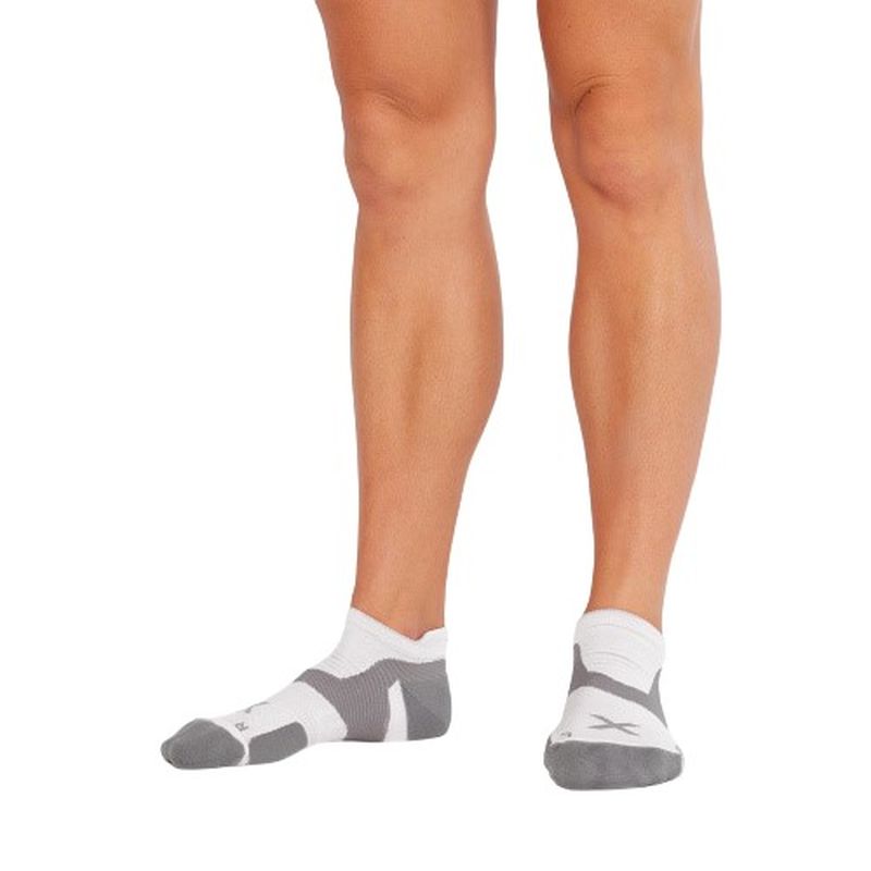 2XU Vectr Cushion No Show Socks for Running & Training - Breathable Anti-Slip Athletic Socks for Men & Women - Perfect for Gym, Workout, and Everyday Wear