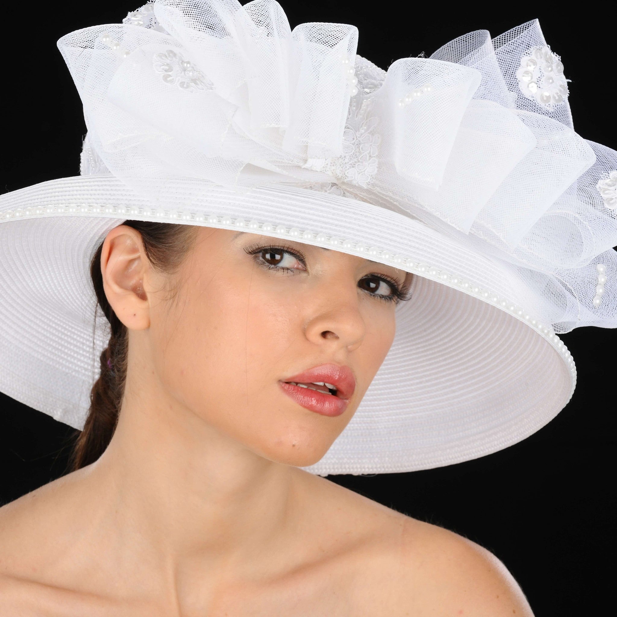 Elegant BW9035 White Ladies Hat with Horsehair & Rhinestones - Perfect for Weddings, Parties & Special Occasions