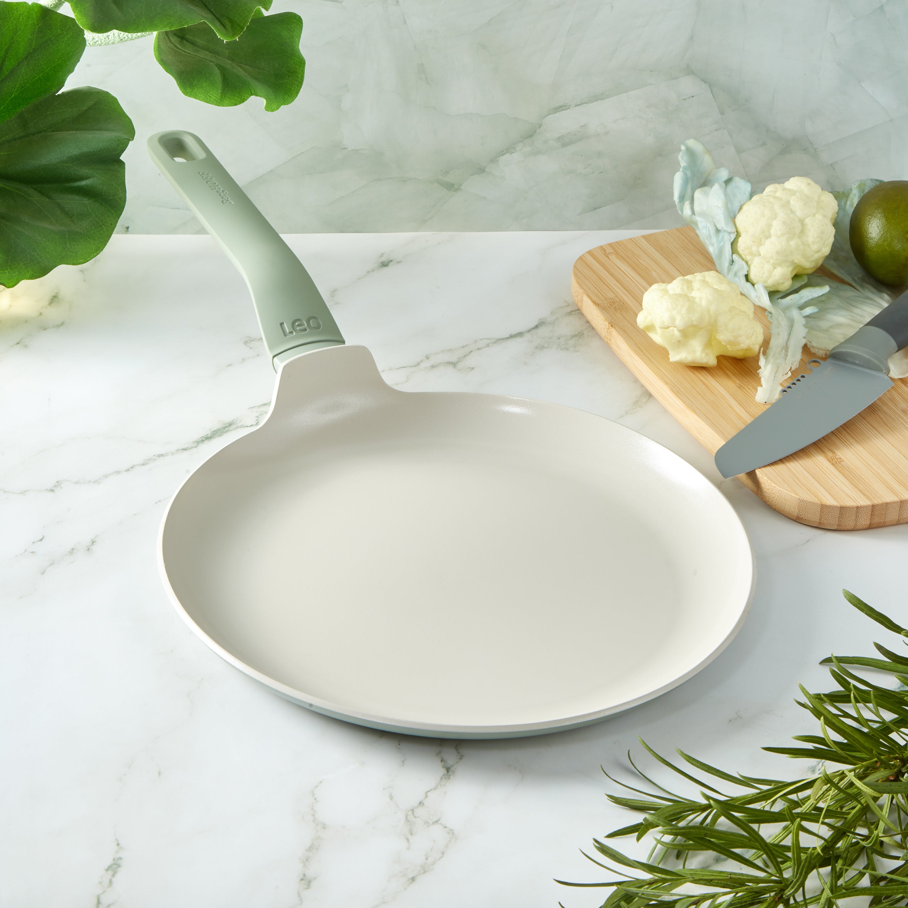 BergHOFF Balance 10.25 Inch Nonstick Ceramic Pancake Pan - Eco-Friendly Recycled Aluminum Cookware with Sage Green Coating | Perfect for Breakfast, Brunch & Fluffy Pancakes
