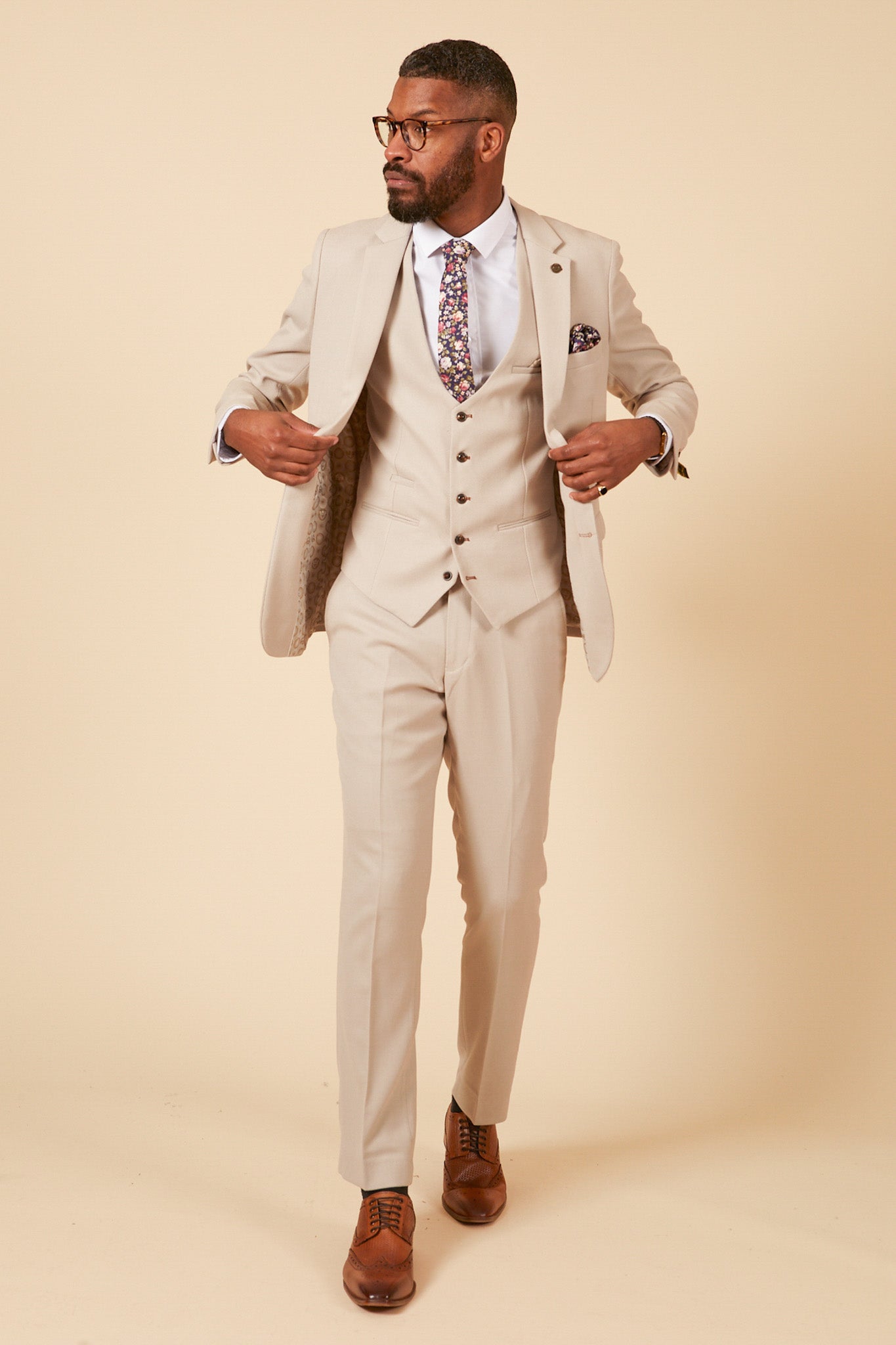 Leicester City F.C. HM5 Stone Suit & Kelvin Black Waistcoat Set - Official Football Club Collection - Perfect for Match Days, Weddings & Formal Events