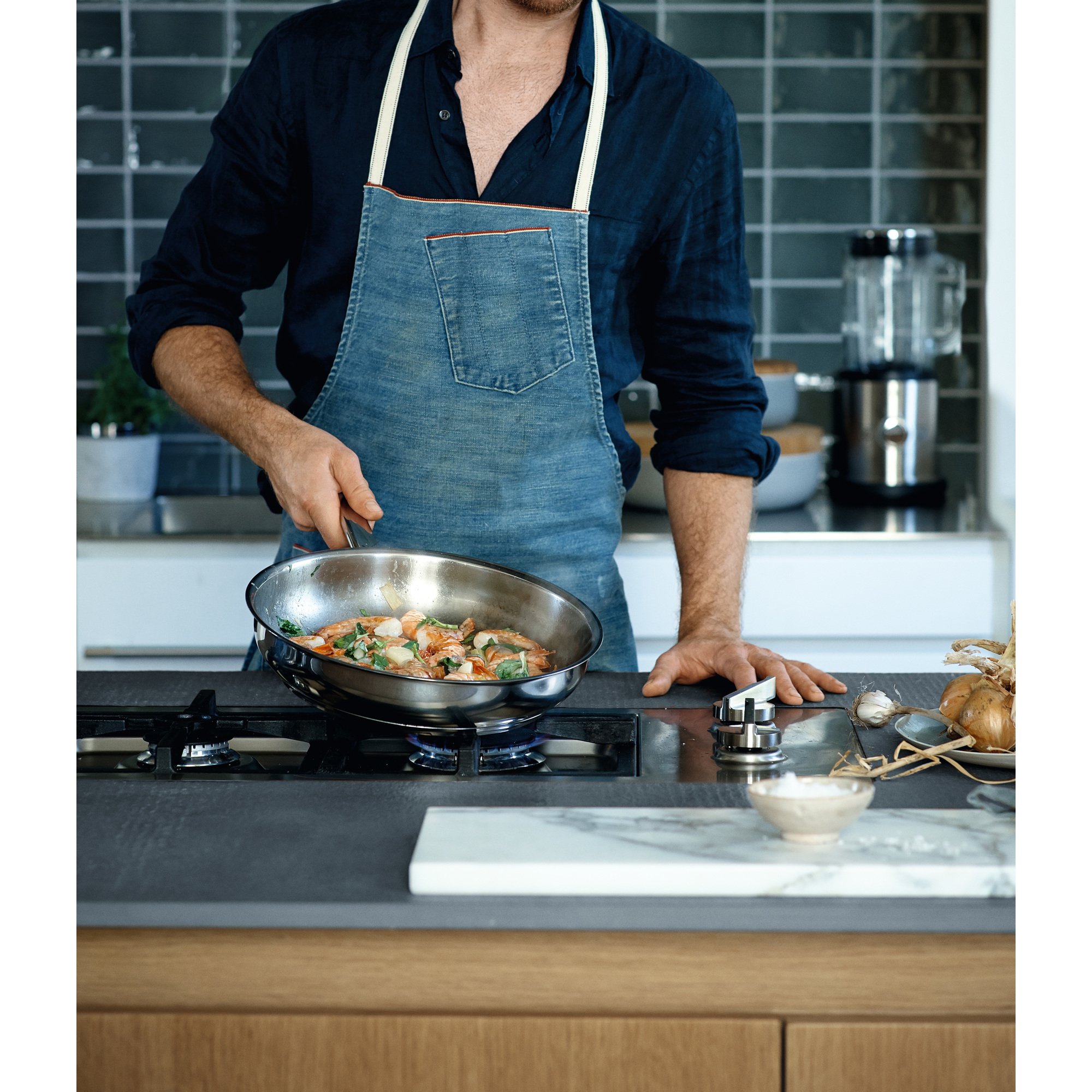 WMF 24cm Stainless Steel Frying Pan - Uncoated, Induction Compatible, Dishwasher Safe - German Made Profi Series with Pouring Rim & Cromargan Steel Handle - Perfect for Sautéing, Frying & Cooking Steaks