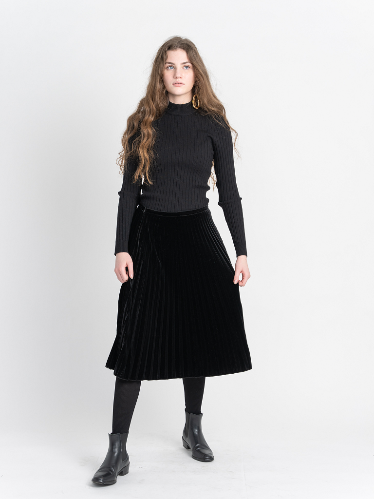 Stylish Accordion Pleated Velour Short Skirt for Women | Trendy High Waist Mini Skirt | Perfect for Parties, Dates & Casual Outfits