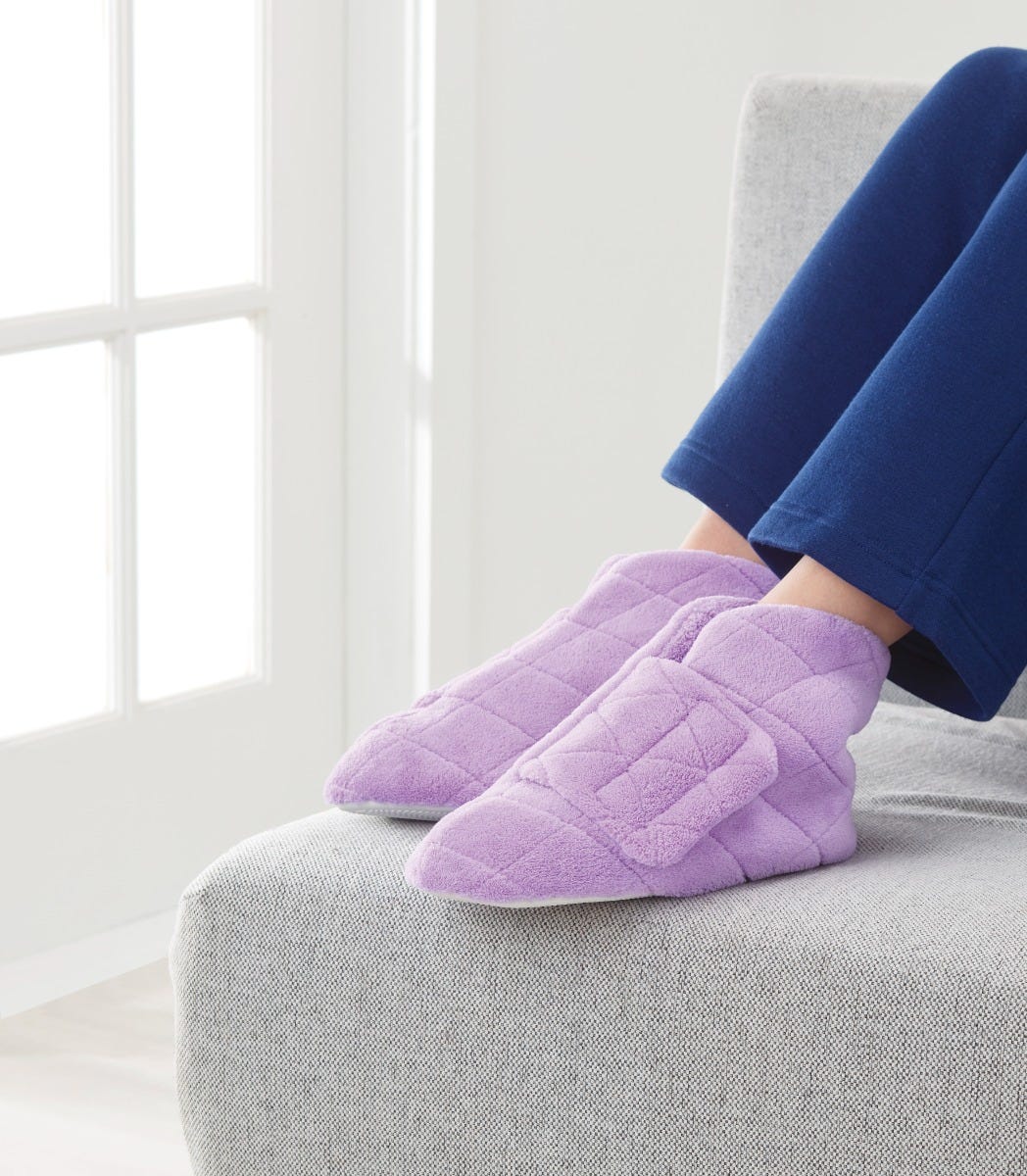 Comfortable Women's Extra Wide Slippers for Swollen Feet - Soft & Supportive Indoor/Outdoor House Shoes for Pregnancy, Edema & Recovery