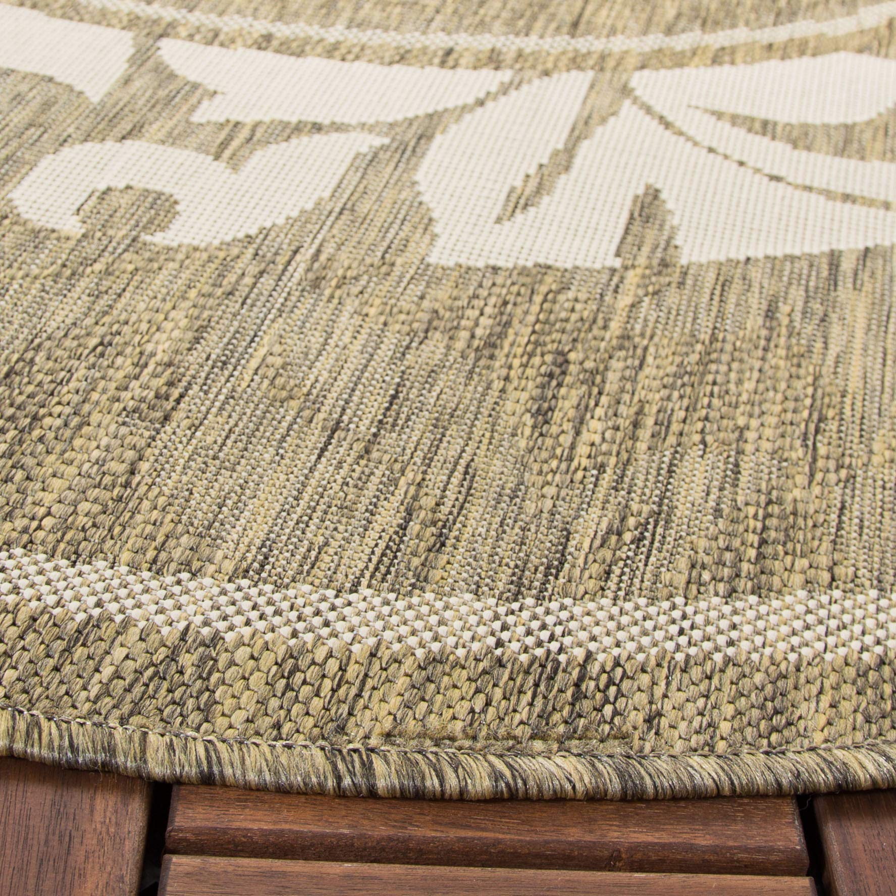 SAFAVIEH Courtyard Collection 6'7