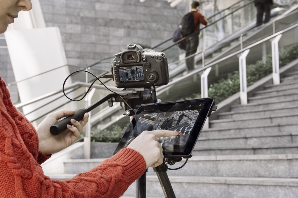 Manfrotto MVDDA13 iPad Air Mount - Black Digital Director Stand for Video Recording & Live Streaming | Perfect for Content Creators, Vloggers & Videographers