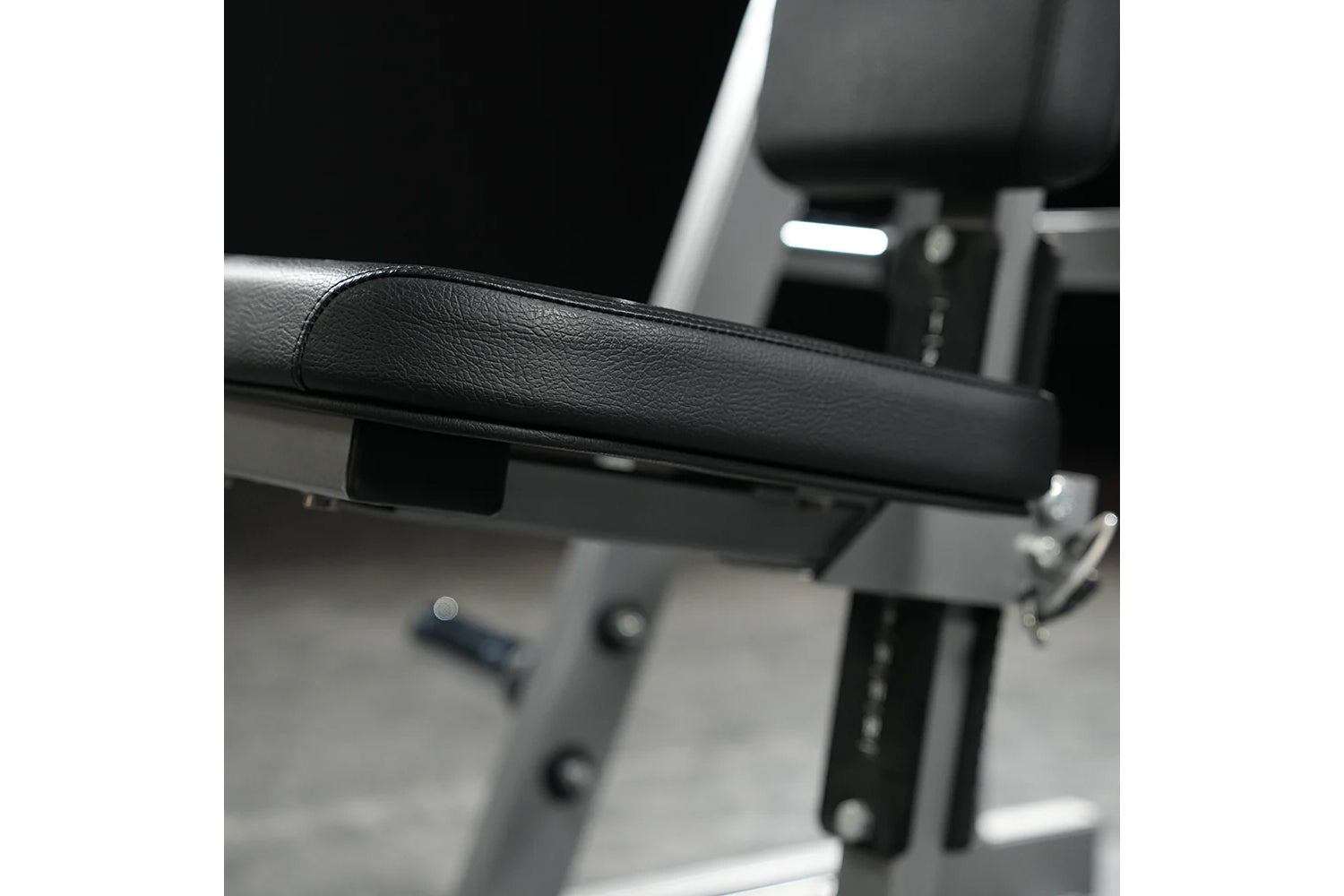 Hammer Strength Plate Loaded Iso-Lateral Incline Press Machine for Gym & Home Workout - Build Chest & Shoulder Strength