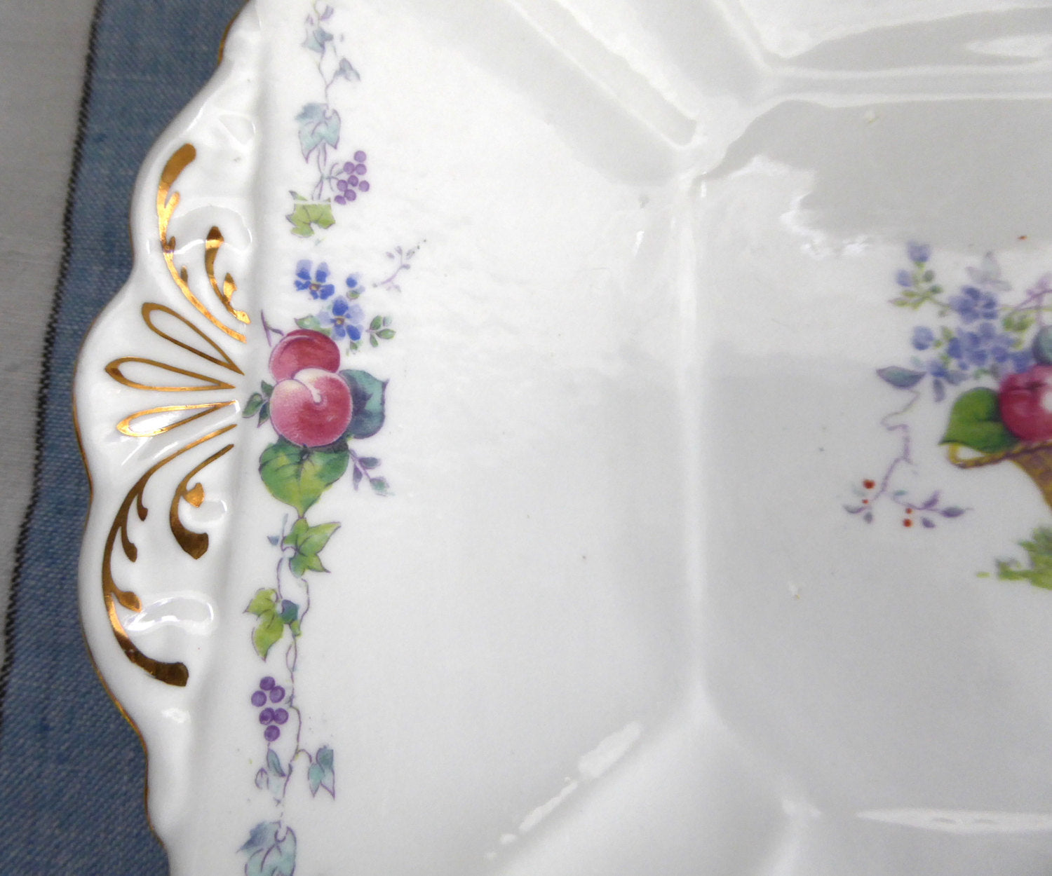 Vintage Shelley Hampton Court Lugged Cake Plate - Elegant Sandwich Server for Afternoon Tea, Desserts & Party Serving (1920s Inspired) - Perfect for Bridal Showers, High Tea Events & Vintage Tableware Collections