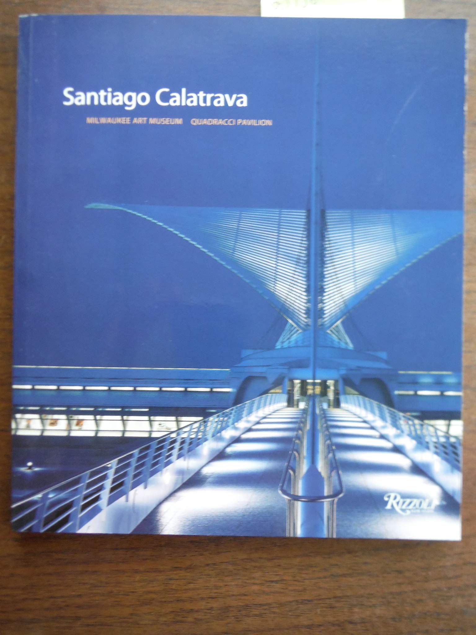 Santiago Calatrava: Milwaukee Art Museum Quadracci Pavilion - Architectural Masterpiece for Art Lovers & Travel Enthusiasts | Perfect for Museum Visits & Photography