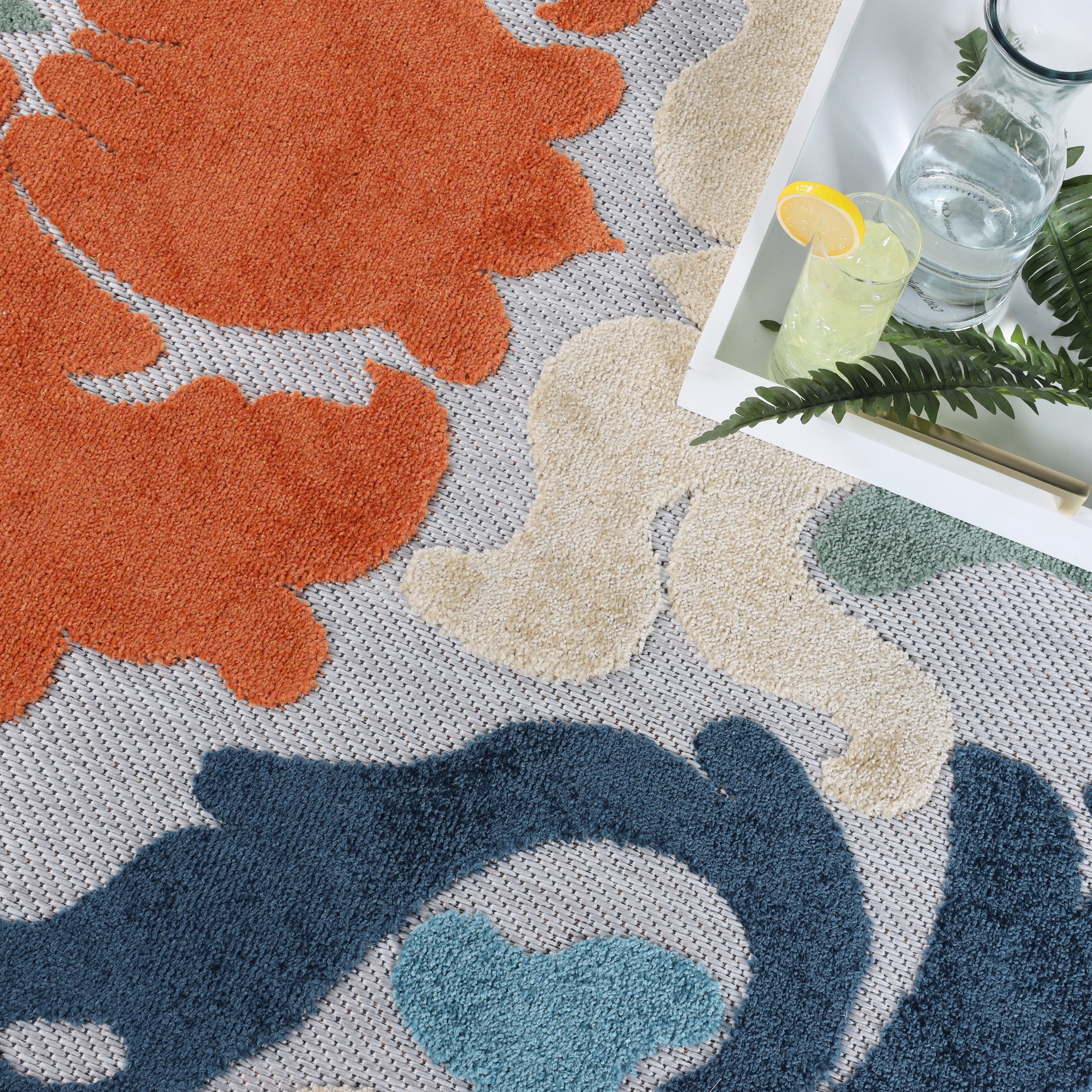 Lowell Traditional Damask Indoor/Outdoor Area Rug - Non-Slip, Waterproof, Durable - Perfect for Living Room, Patio, Deck & Sunroom Decor