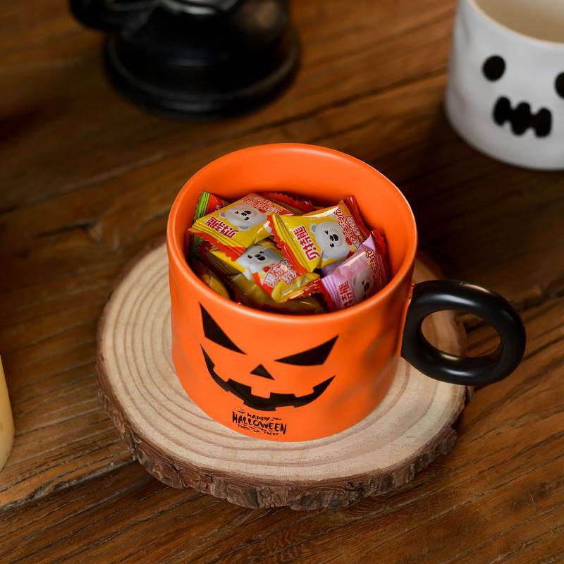 Spooky Halloween Trick or Treat Coffee Mug - Cute Ghost Design Ceramic Cup for Pumpkin Spice Latte, Hot Chocolate & Tea - Perfect for Halloween Party, Office Decor & Cozy Fall Mornings