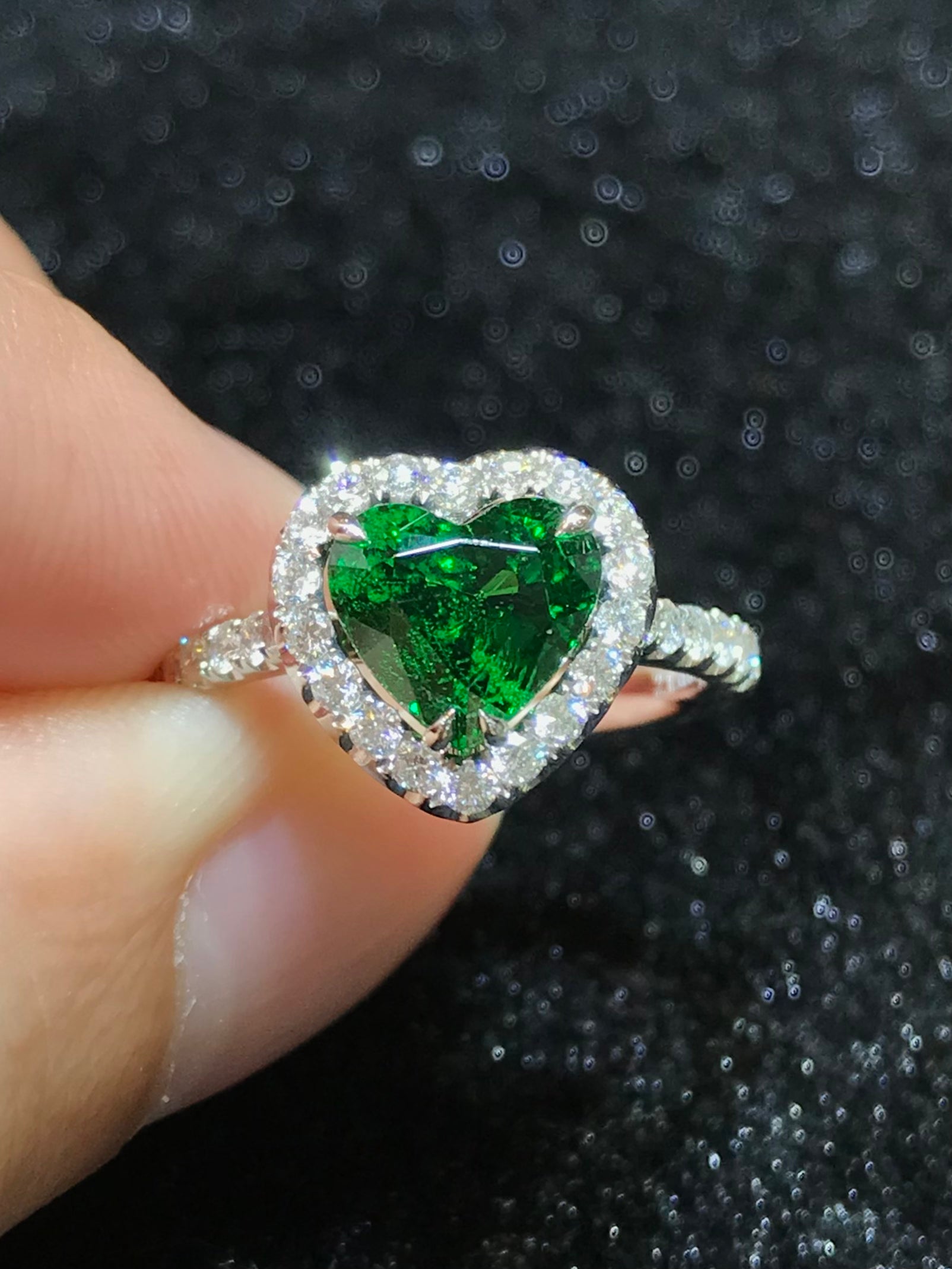 Natural Green Garnet Tsavorite 2.12ct Ring – Genuine Gemstone Jewelry for Women, Elegant Engagement & Wedding Ring, Perfect Gift for Anniversary & Special Occasions