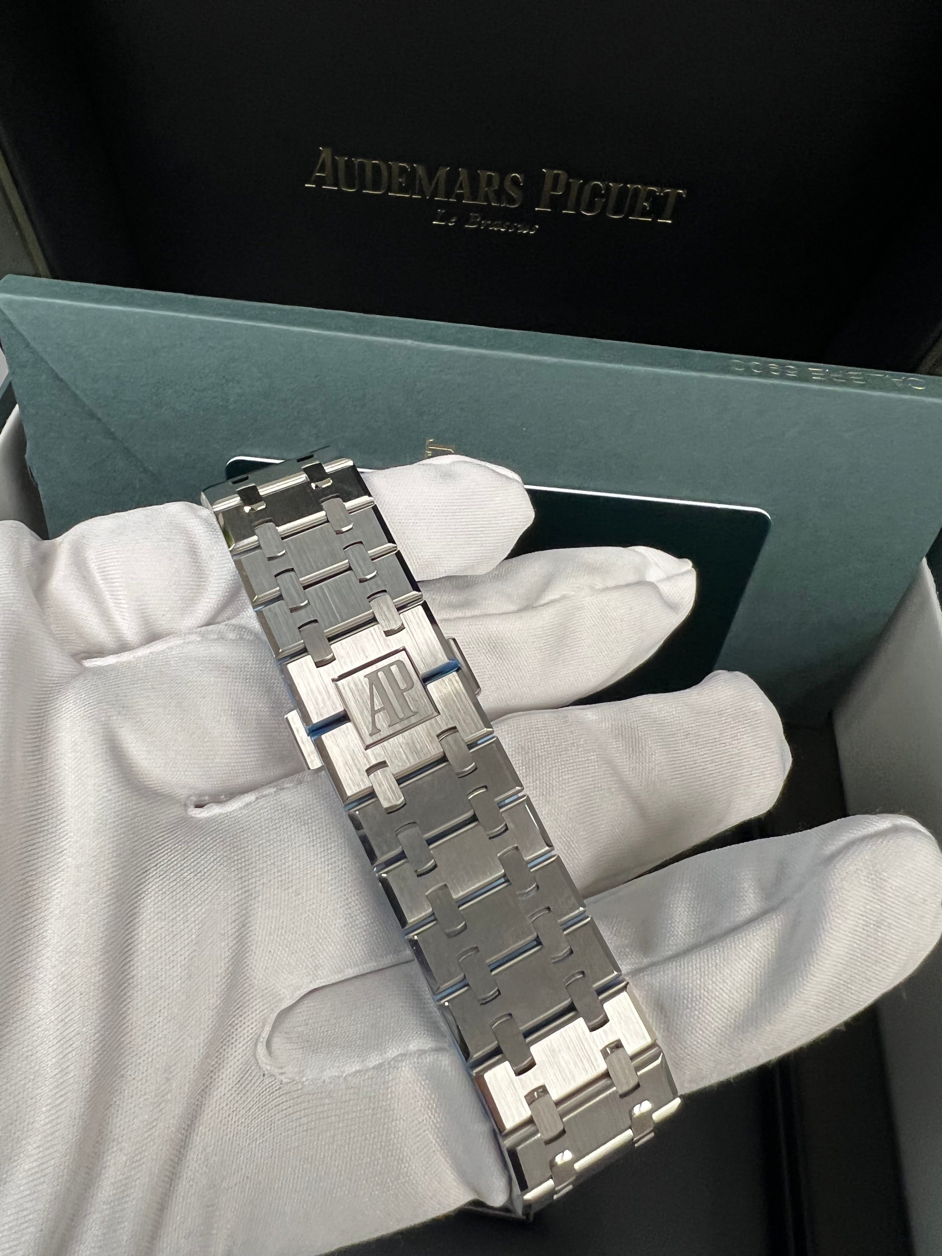 Audemars Piguet Royal Oak Selfwinding 50th Anniversary Watch - 15510ST.OO.1320ST.03 - Luxury White Dial Stainless Steel Timepiece for Men | Perfect for Business, Formal Events & Collectors