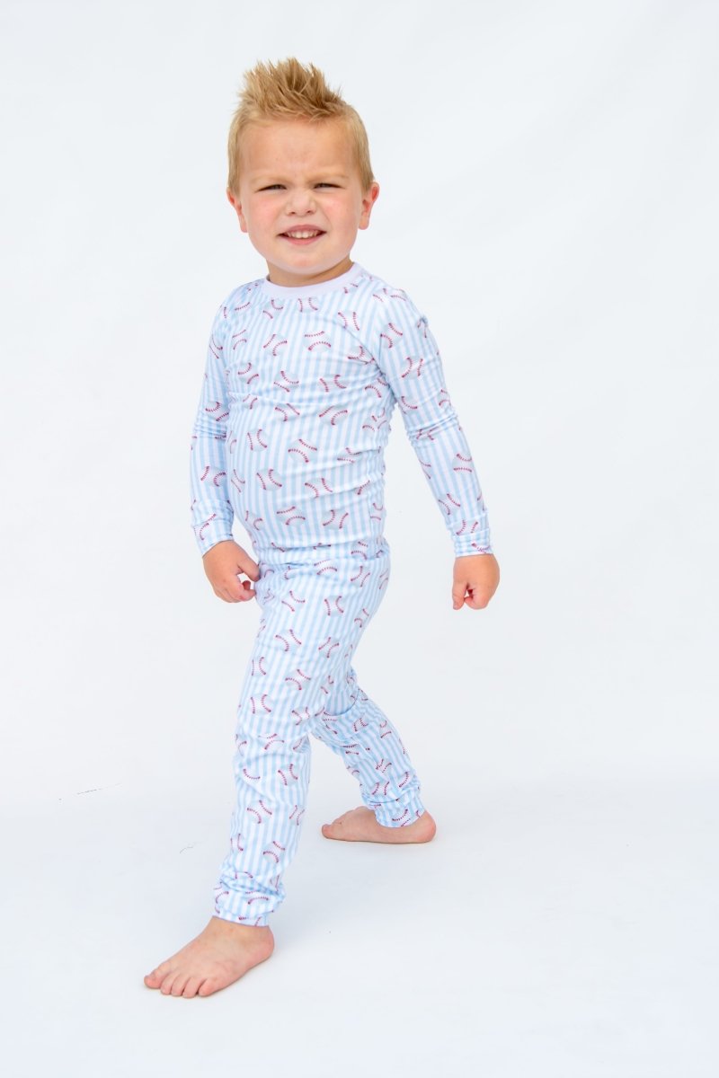 Comfortable Baseball Long Sleeve Pajamas for Men & Women - Cozy Sleepwear for Cold Nights & Lounging at Home