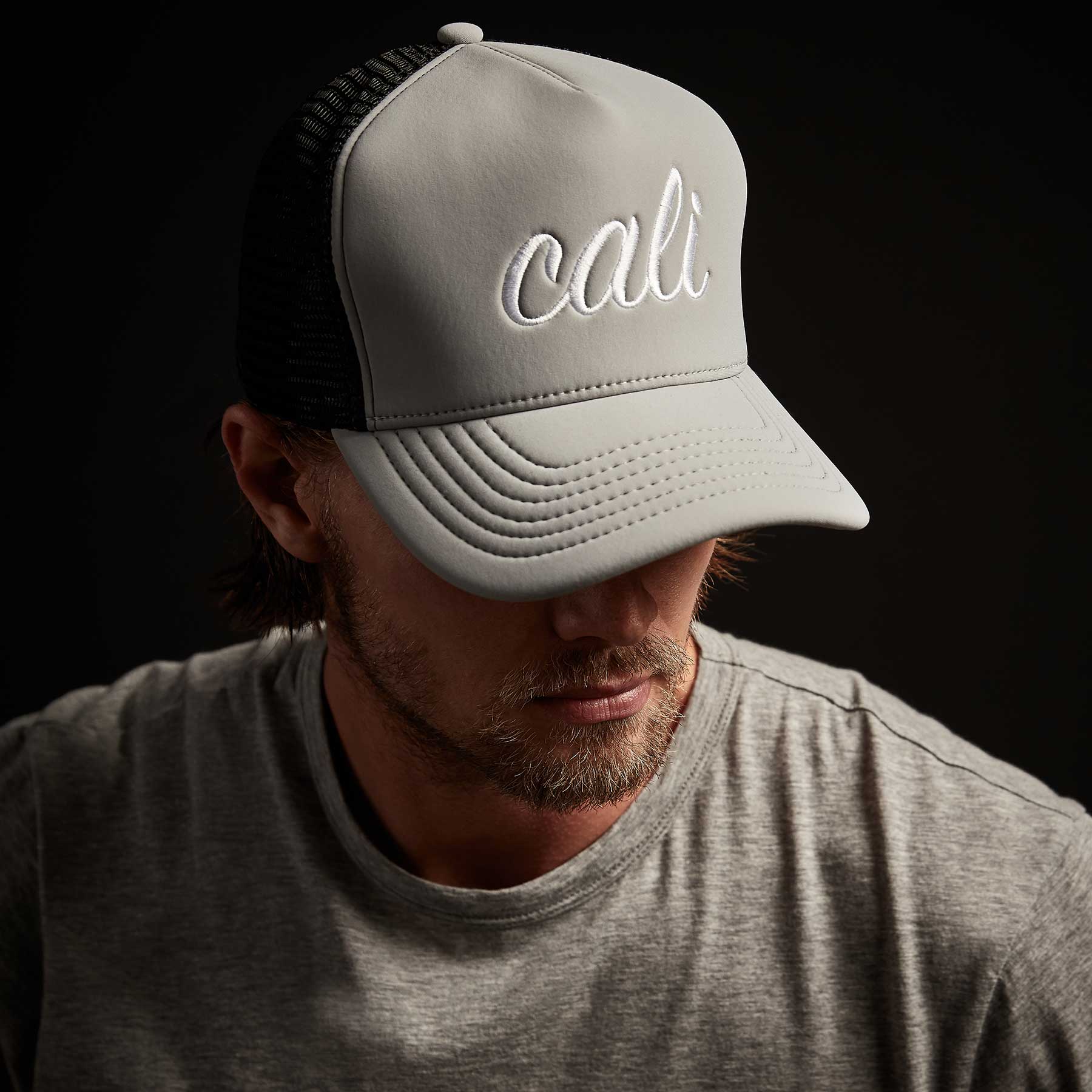 Stylish Cali Scuba Trucker Hat in Pale Grey - Perfect for Beach Outings, Surfing & Casual Wear