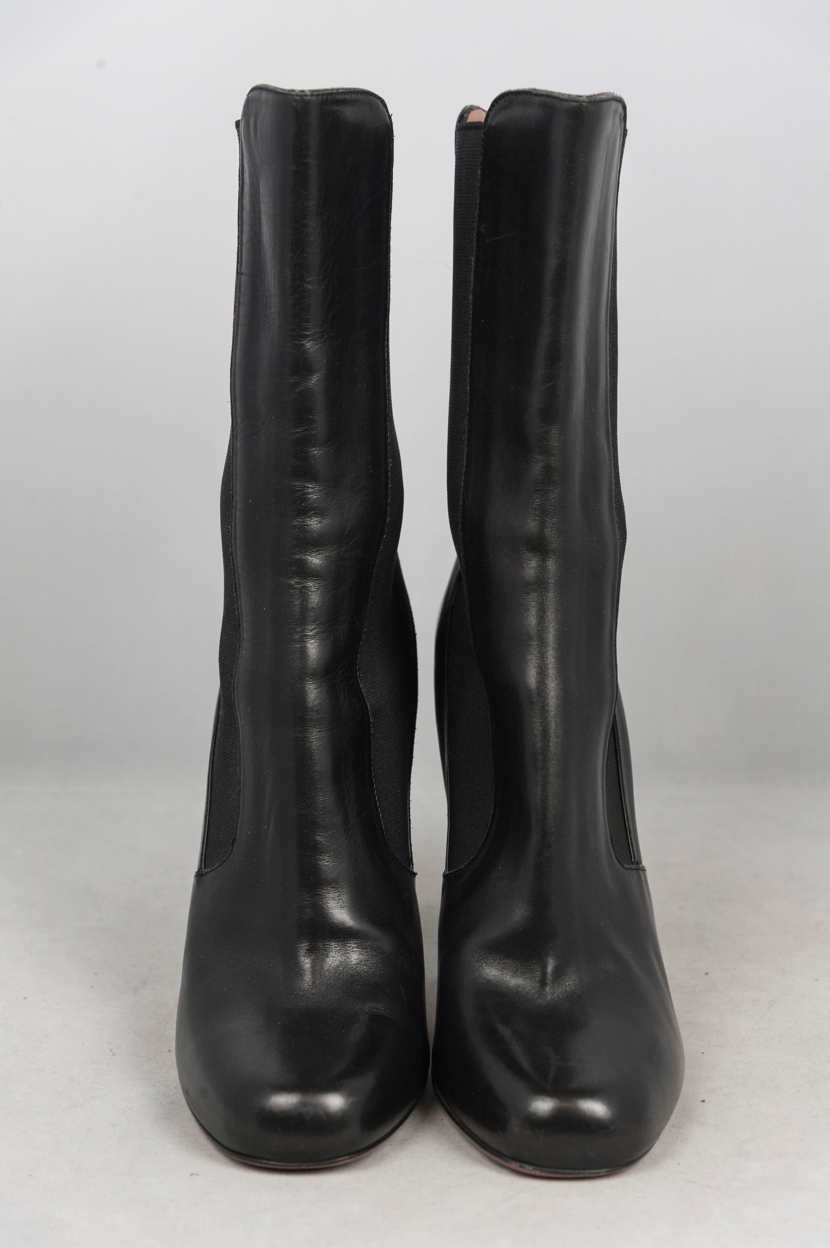 ALAÏA Black Leather Boots with Elastic Band - Women's Size 39 | Stylish Ankle Boots for Evening Wear & Night Out
