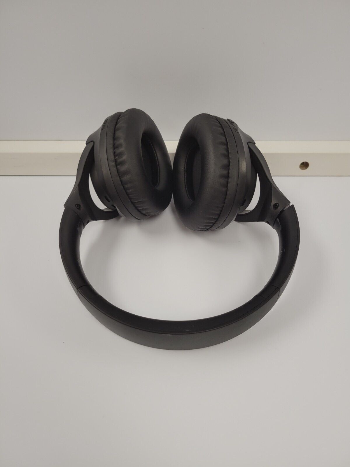 Bluehive 035 8101 0 Wireless Bluetooth Headphones with Noise Cancelling - Perfect for Work, Travel & Gym