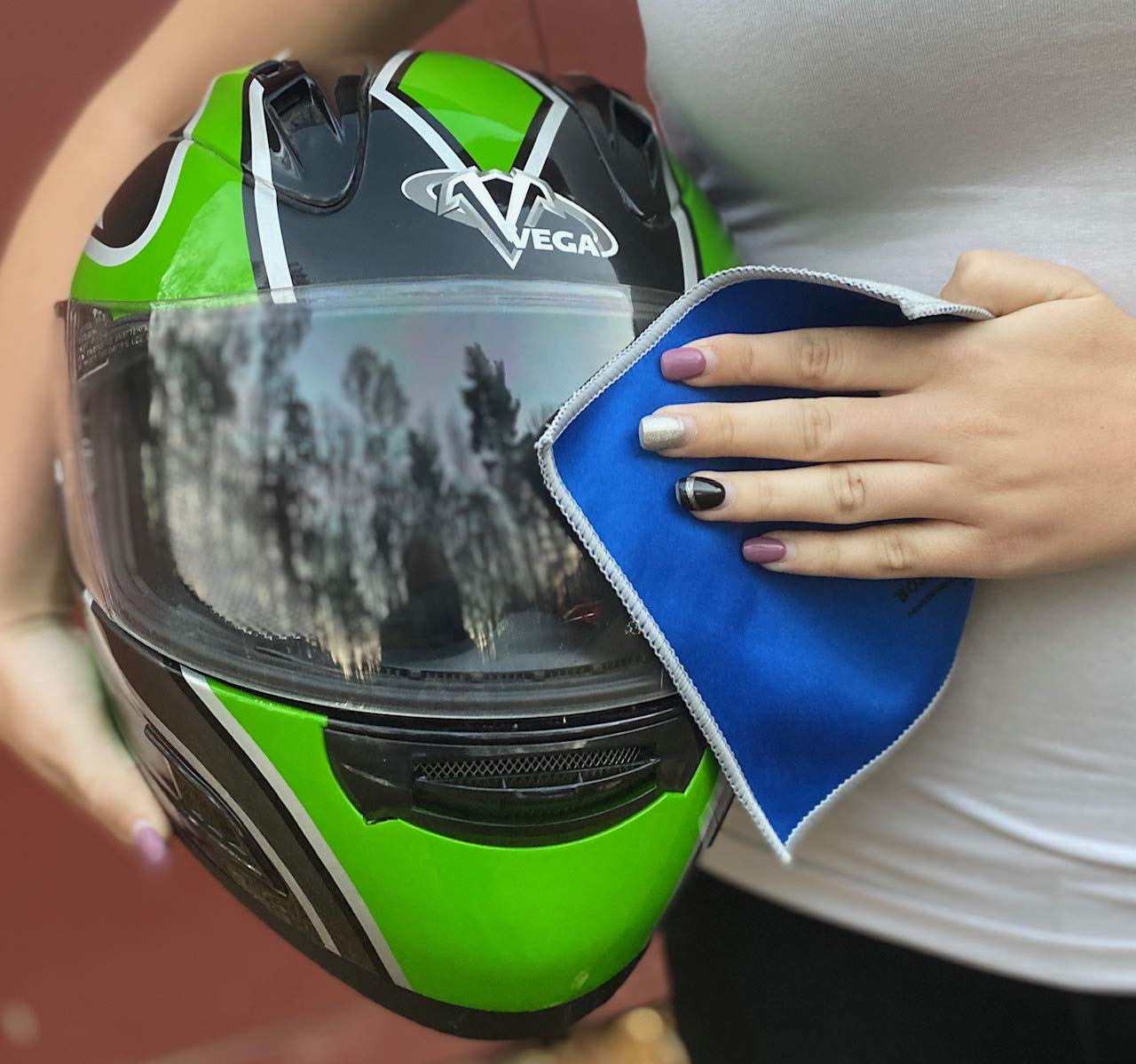 Premium Motorcycle Helmet Visor Cleaner Kit - Anti-Fog & Scratch-Free Formula for Clear Vision - Ideal for Riding, Racing & Outdoor Adventures