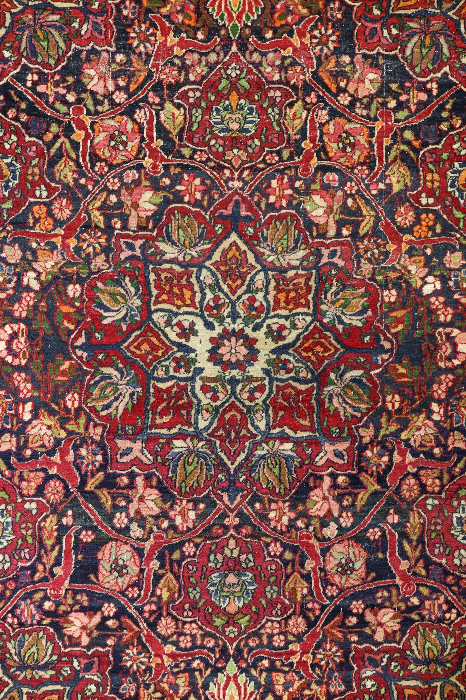 Handwoven Antique Isphahan Persian Rug - Traditional Oriental Carpet J71266 - Perfect for Living Room, Bedroom & Home Decor