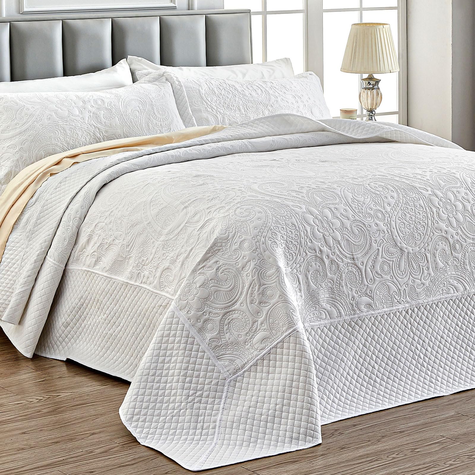Qucover California King Bedspread - 3 Piece Soft Microfiber Ultrasonic Oversized Bedding Set 120x120 Inches, Paisley Pattern King Size Bedspread for Master Bedroom - White | Perfect for Luxury Hotels, Guest Rooms & Upscale Home Decor
