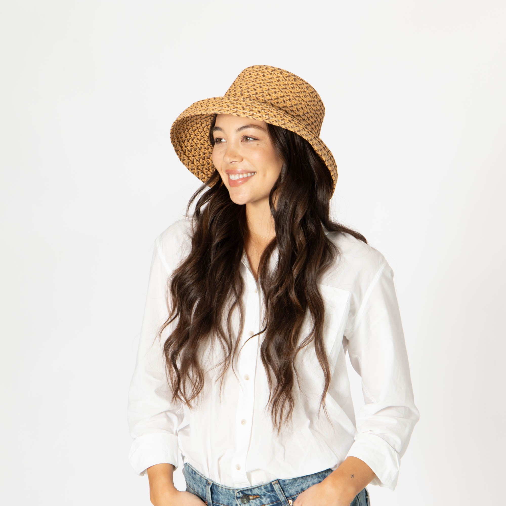 Lana Women's Mixed Ultrabraid Round Bell Shaped Hat (UBM6833) - Stylish Winter Beanie for Outdoor Activities, Fashion Accessory for Cold Weather