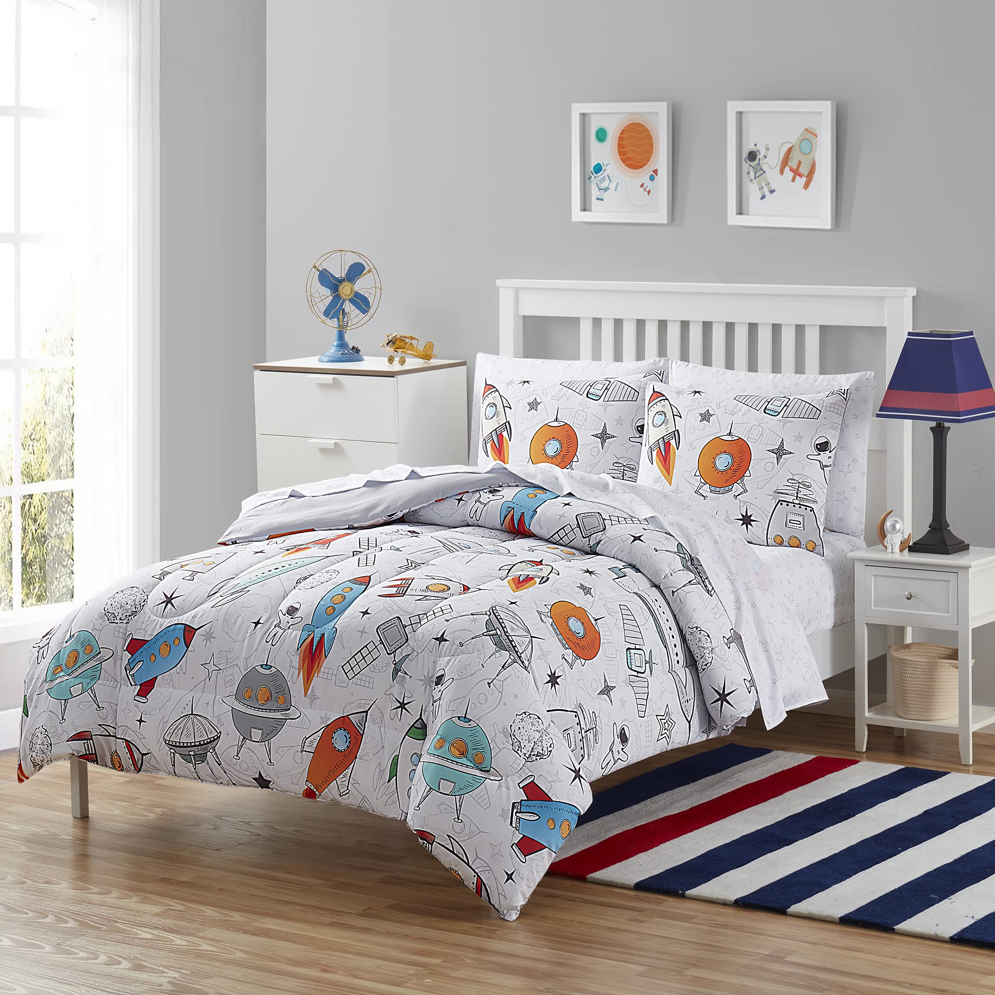 Kids Bedding Set for Boys & Girls - Full Size Bed in a Bag with Printed Space Theme Sheet & Comforter | Perfect for Toddlers' Room Decor & Space-Themed Bedrooms