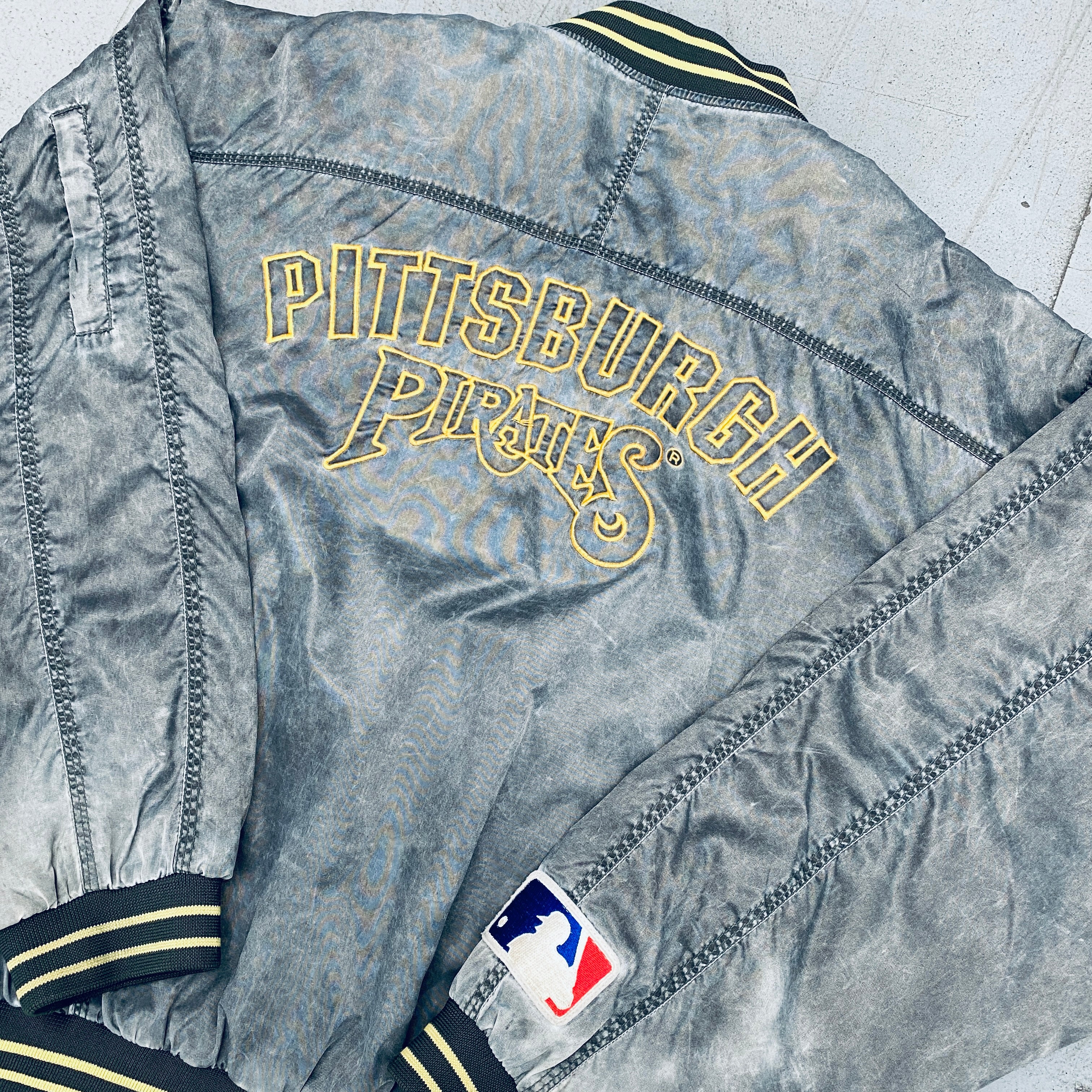 Pittsburgh Pirates 1990s Vintage Reverse Embroidered Spellout Stone Wash Full Zip Bomber Jacket - XL Size | Retro Baseball Fan Gift & Game Day Outfit