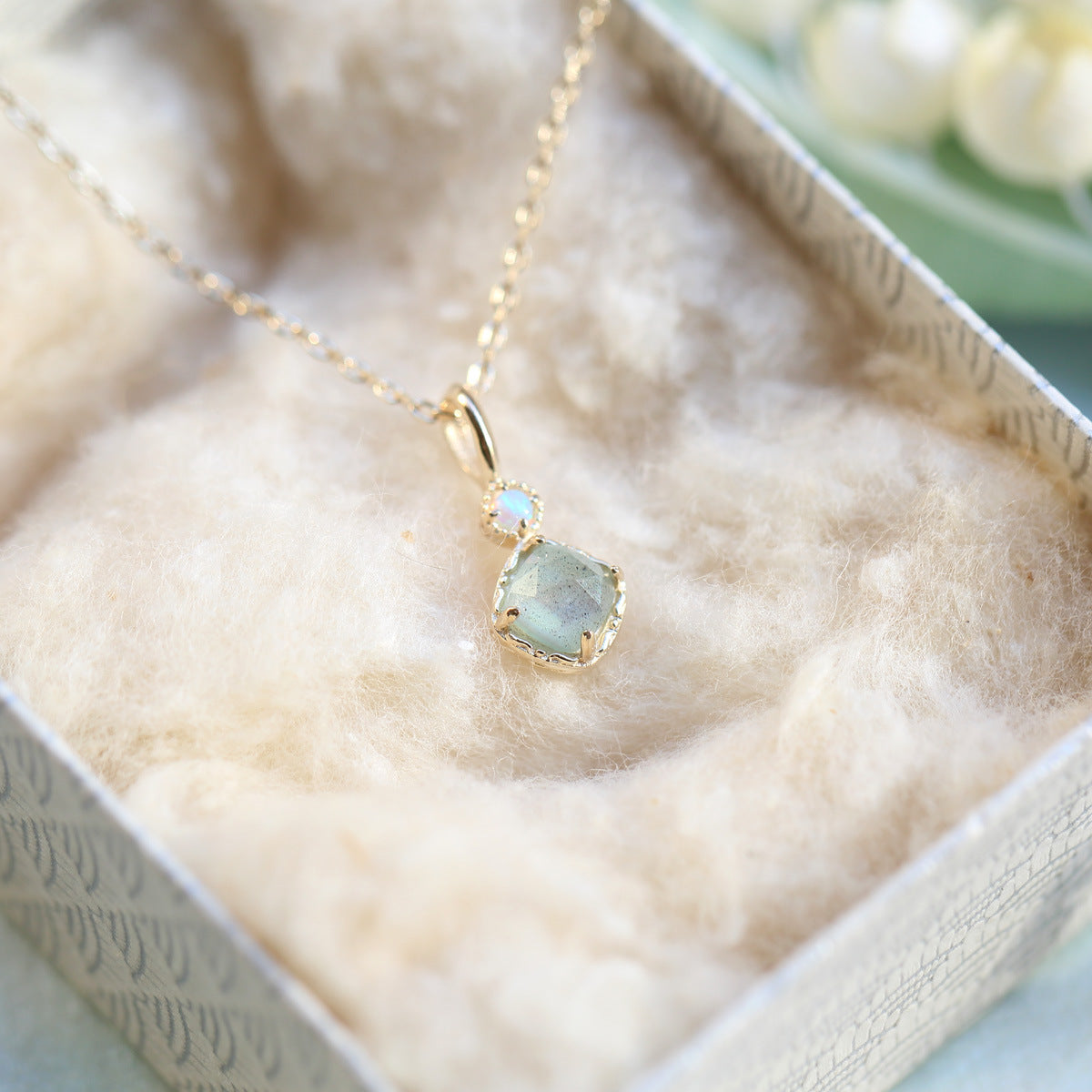 925 Sterling Silver Labradorite Pendant Necklace for Women | Elegant Healing Crystal Jewelry Gift | Perfect for Meditation, Yoga & Spiritual Healing (HJZB 422N)