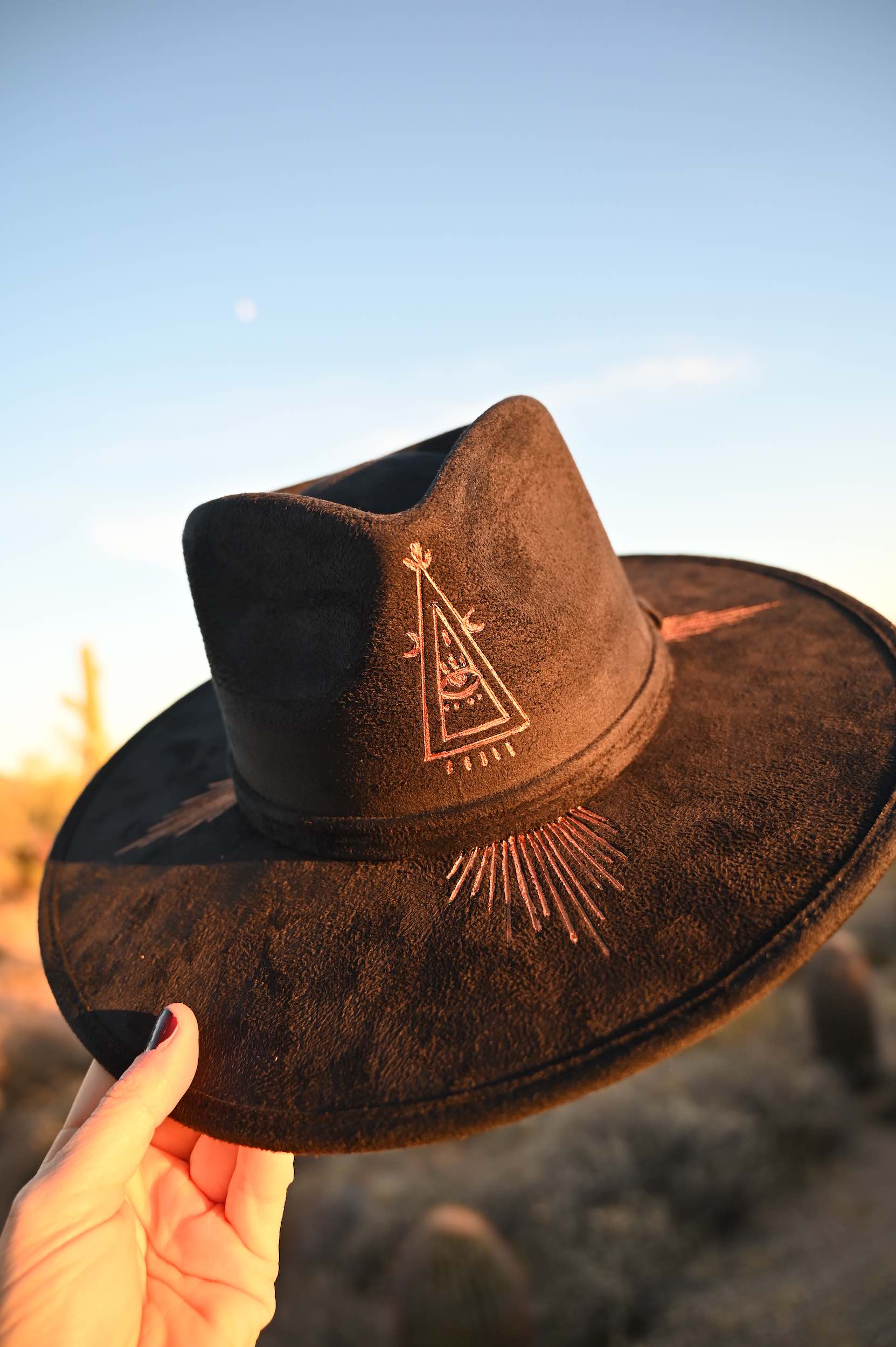 Stylish Black & Gold Moonlight Protection Fedora Hat for Men & Women - Perfect for Outdoor Adventures, Cosplay, and Fashion Events