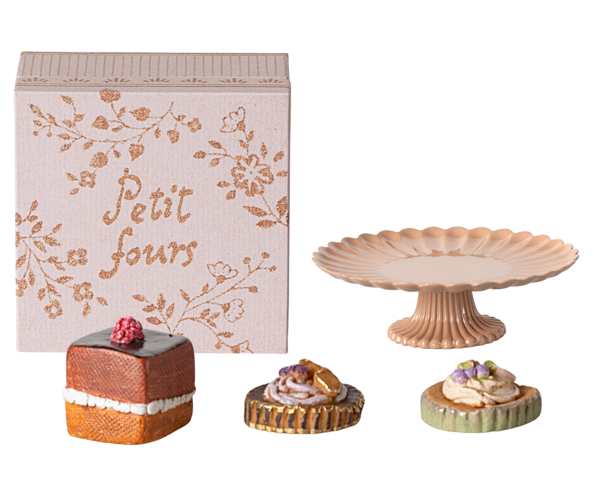 Mini Maileg Cake Stand Set - Elegant Display for Cupcakes, Desserts & Party Treats | Perfect for Birthday, Wedding & Tea Party Decorations