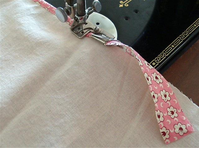Vintage Singer Bias Binder - Original Sewing Machine Attachment for Quilting, Hemming & Seam Binding | Perfect for DIY Crafts & Garment Making