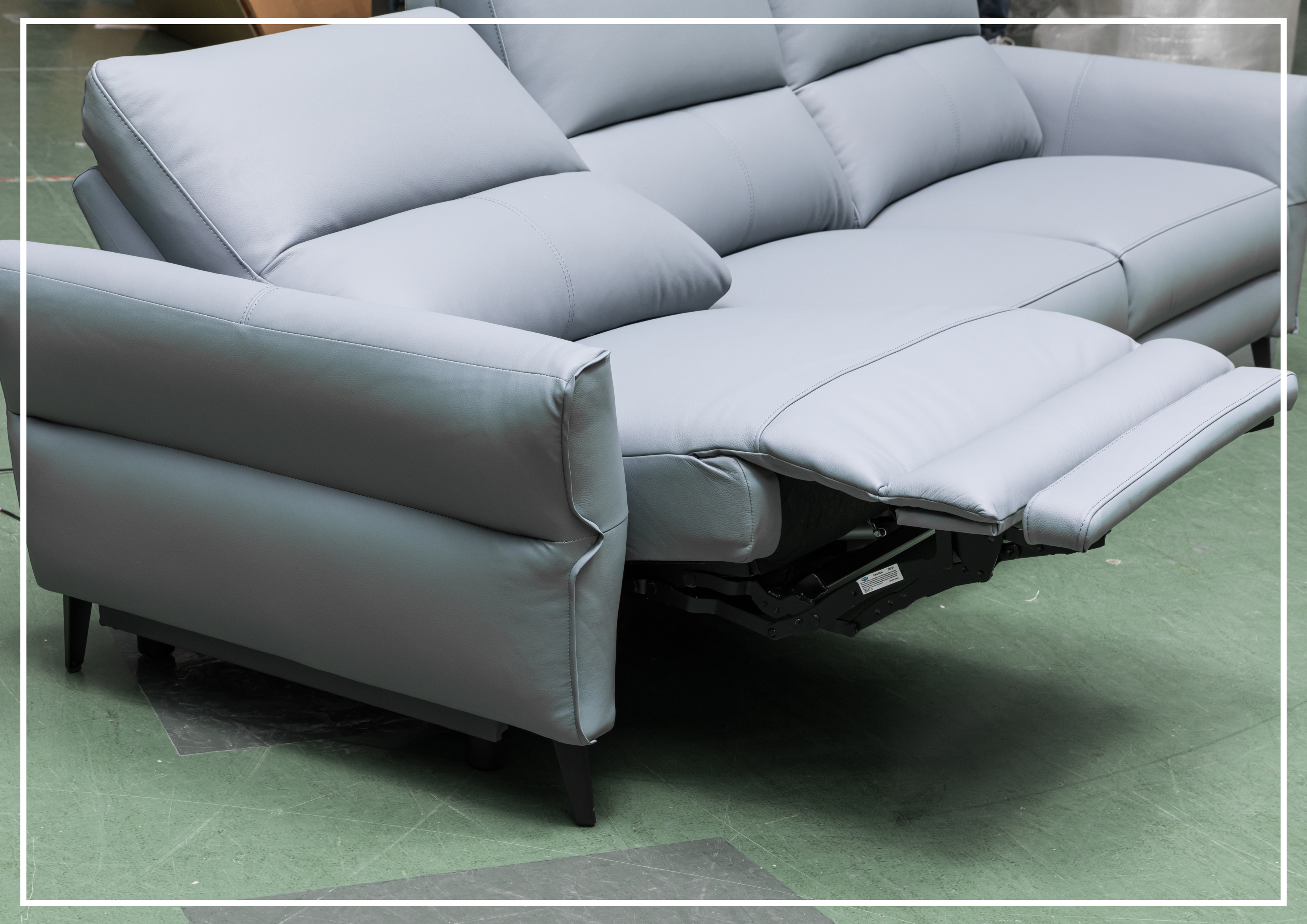 Klaussner Serenita 3-Seater Leather Power Reclining Sofa - Modern Living Room Furniture for Home Theater & Relaxation