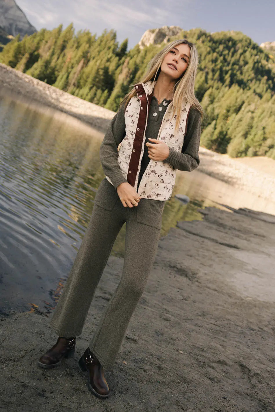 Fletcher Quilted Floral Vest for Women - Lightweight Padded Jacket with Floral Pattern, Perfect for Spring & Fall Layering - Great for Outdoor Activities, Travel, and Casual Wear