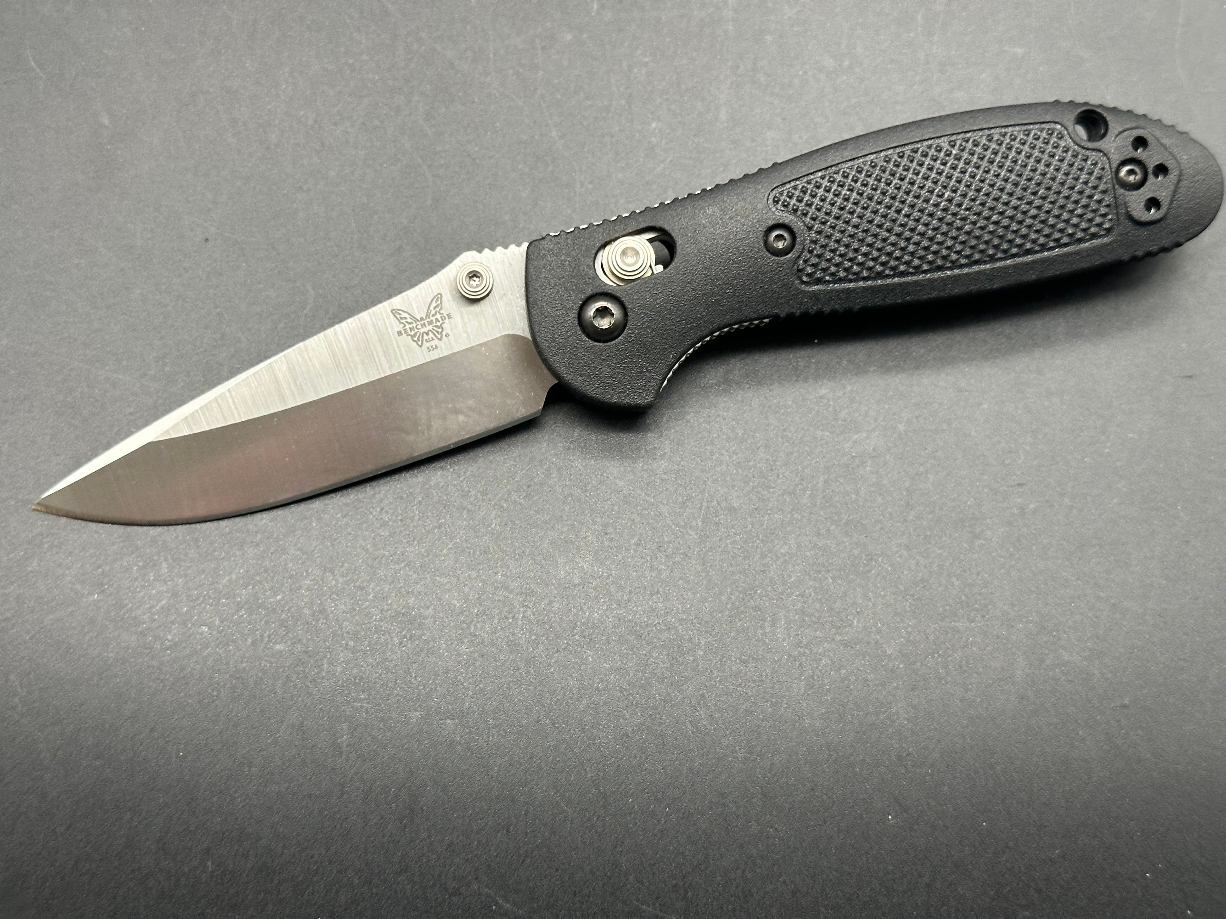 Benchmade Mini Griptilian Folding Knife - Premium EDC Pocket Knife for Outdoor, Camping & Everyday Carry (EDC)