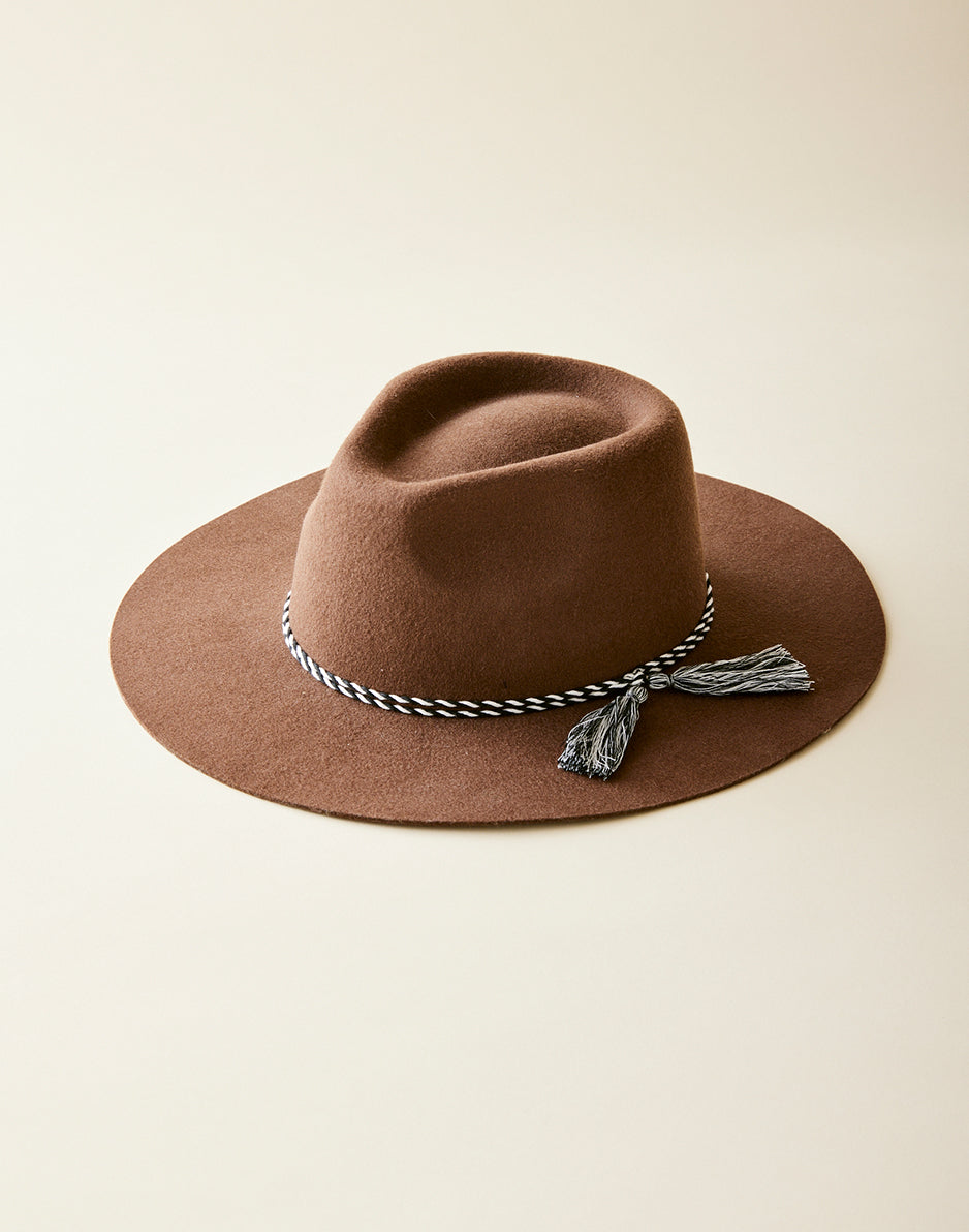 Ozuna Hat for Men & Women - Stylish Brown Baseball Cap for Outdoor Activities, Sports & Casual Wear
