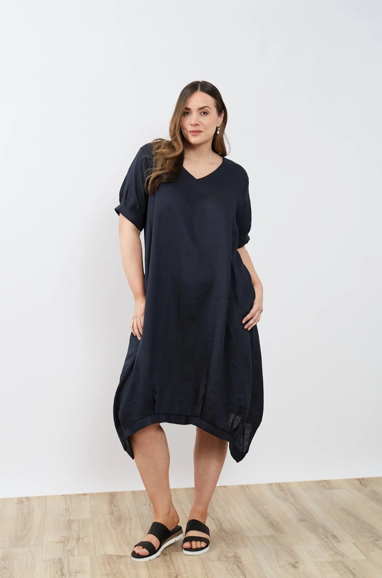 Elegant Navy V-Neck Billow Dress for Women - Flowy Summer Maxi Dress for Beach, Party & Casual Wear