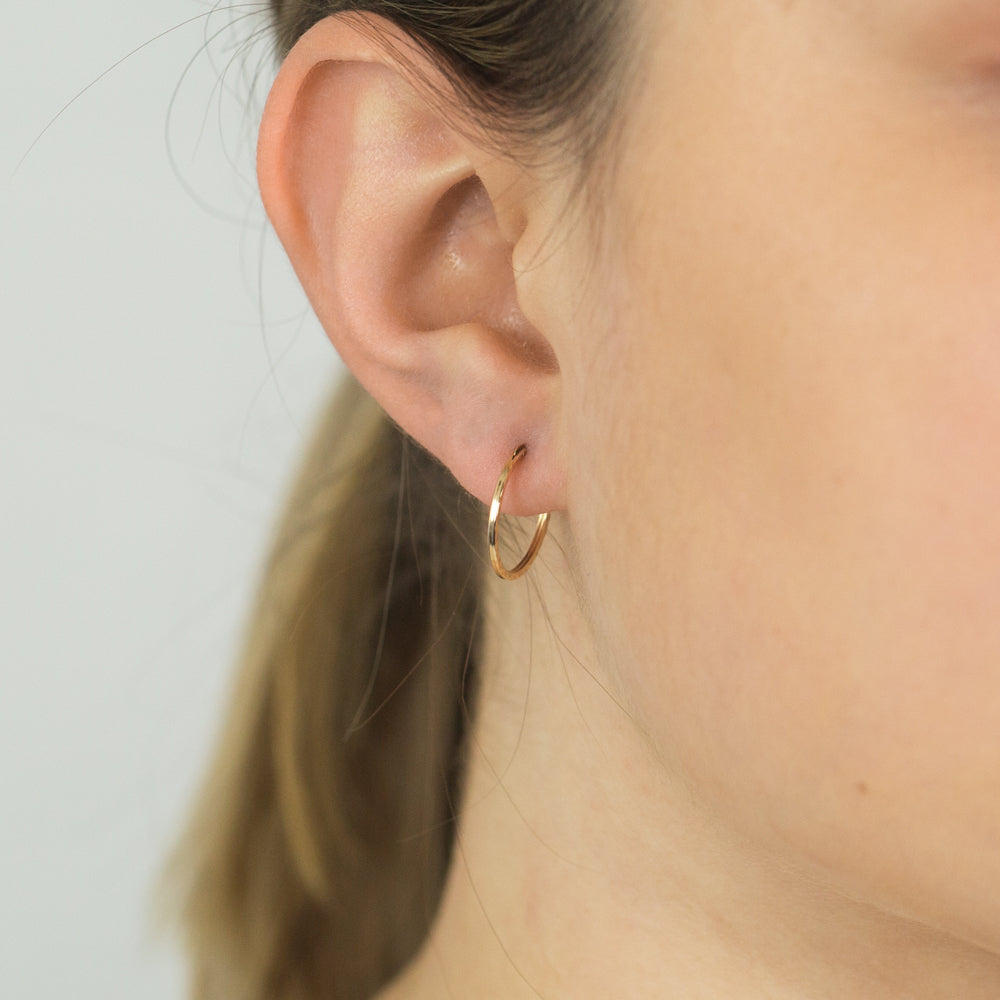 9ct Yellow Gold 15mm Hinged Hoop Earrings for Women - Classic Dainty Hinged Hoops - Perfect for Everyday Wear, Office & Special Occasions