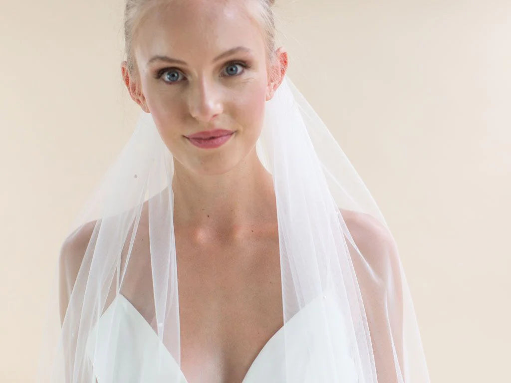 Elegant Chapel Length Wedding Veil with Scattered Pearls - Perfect for Bridal Ceremonies, Photos & Formal Events