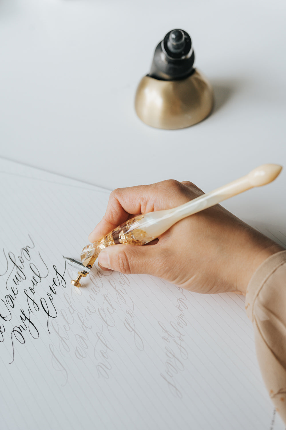 Premium Sunkissed Statice Universal Nib Pen Holder - Perfect for Calligraphy, Drawing & Writing - Ideal for Artists, Students & Office Use