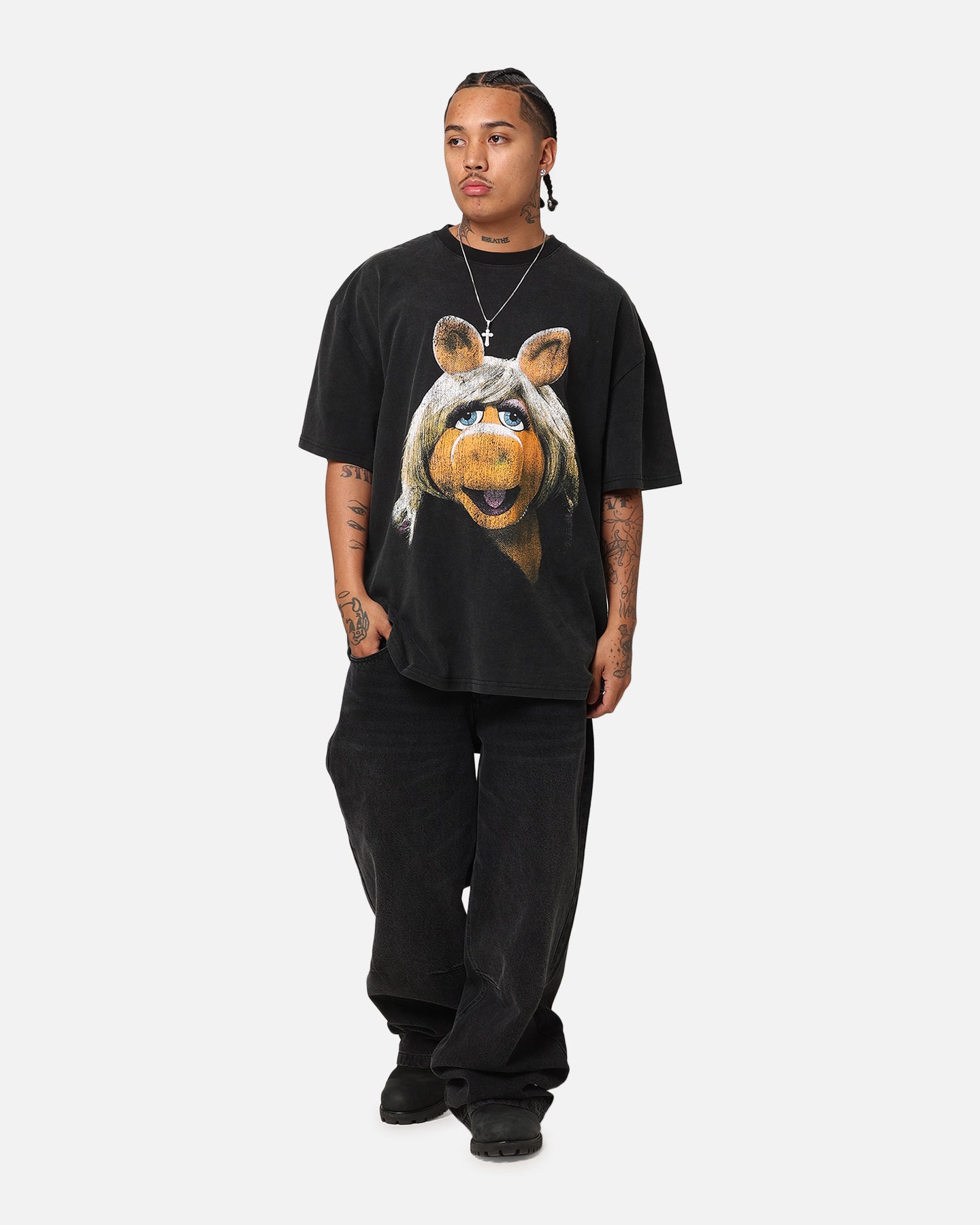 Vintage Disney The Muppets Miss Piggy Heavy Cotton T-Shirt - Black Retro Cartoon Tee for Women & Men - Perfect for Casual Wear, Cosplay, and Disney Fan Gifts