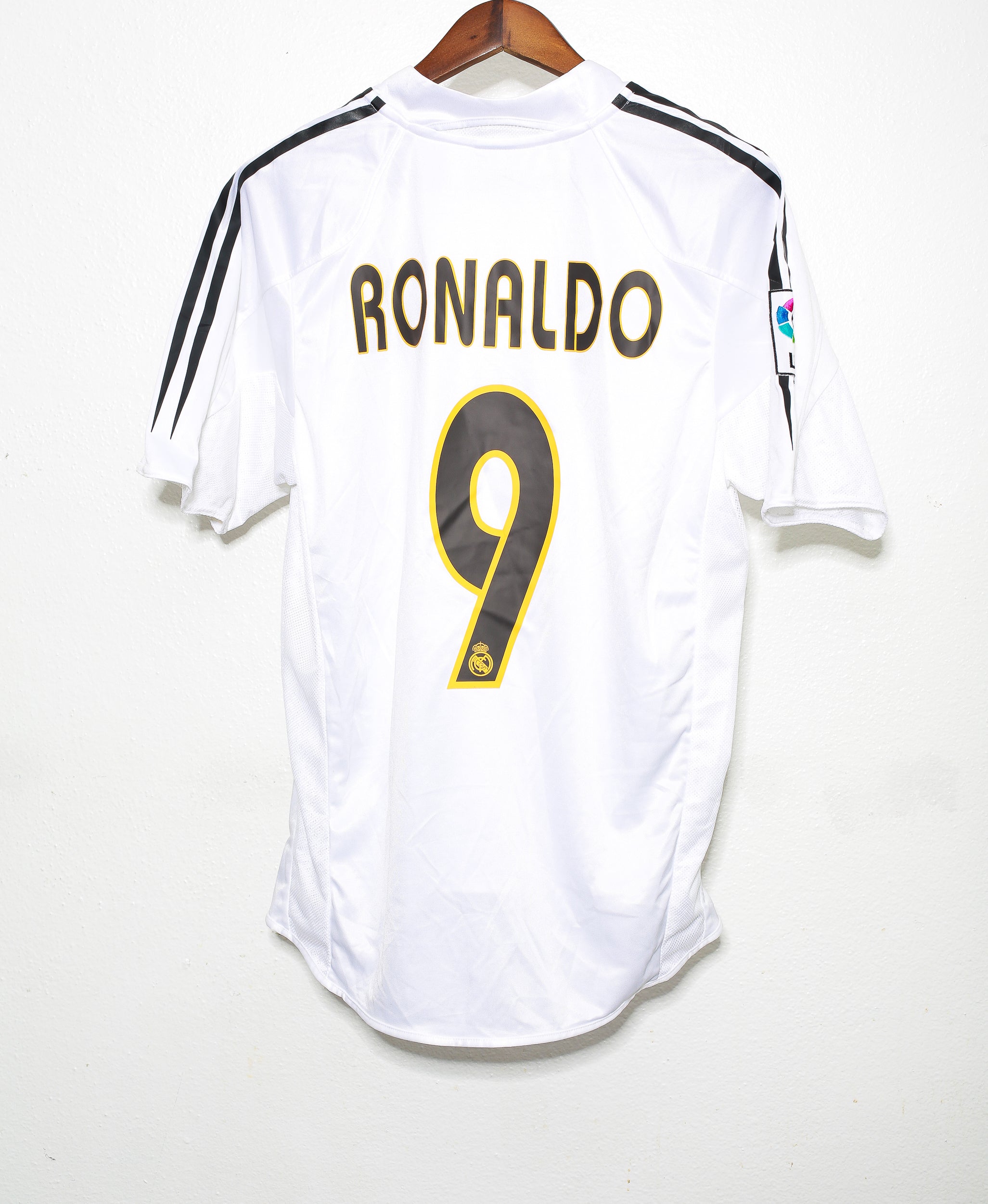 Authentic 2004-2005 Real Madrid Home Jersey #9 Ronaldo (Size M) - Vintage Soccer Shirt for Fans, Collectors & Match Days